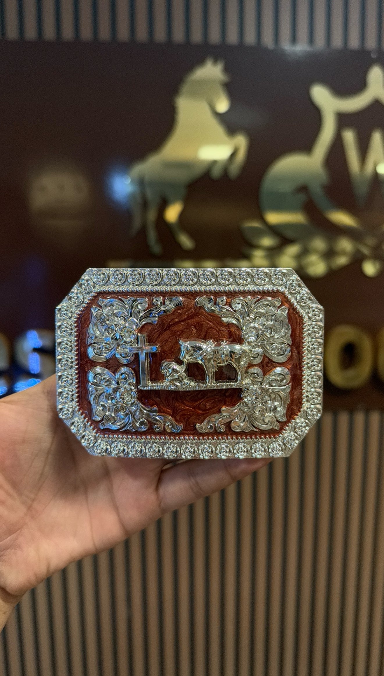 Kneeling Horse Cognac Silver Buckle