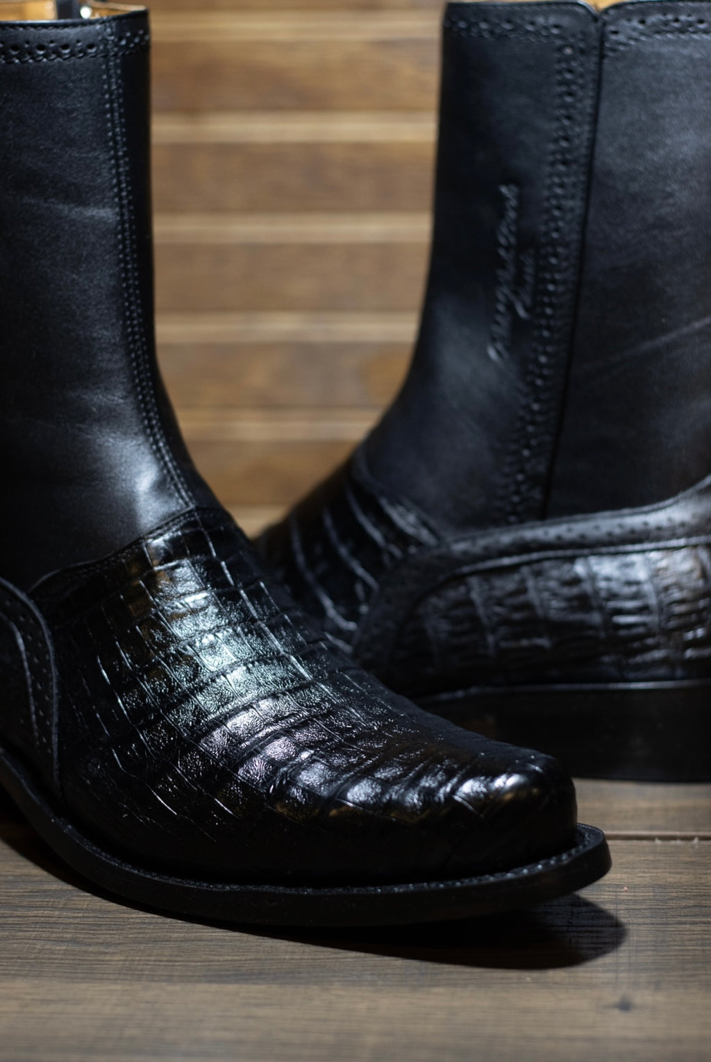 Caiman Belly Francia Zipper Botin “Midnight Black”