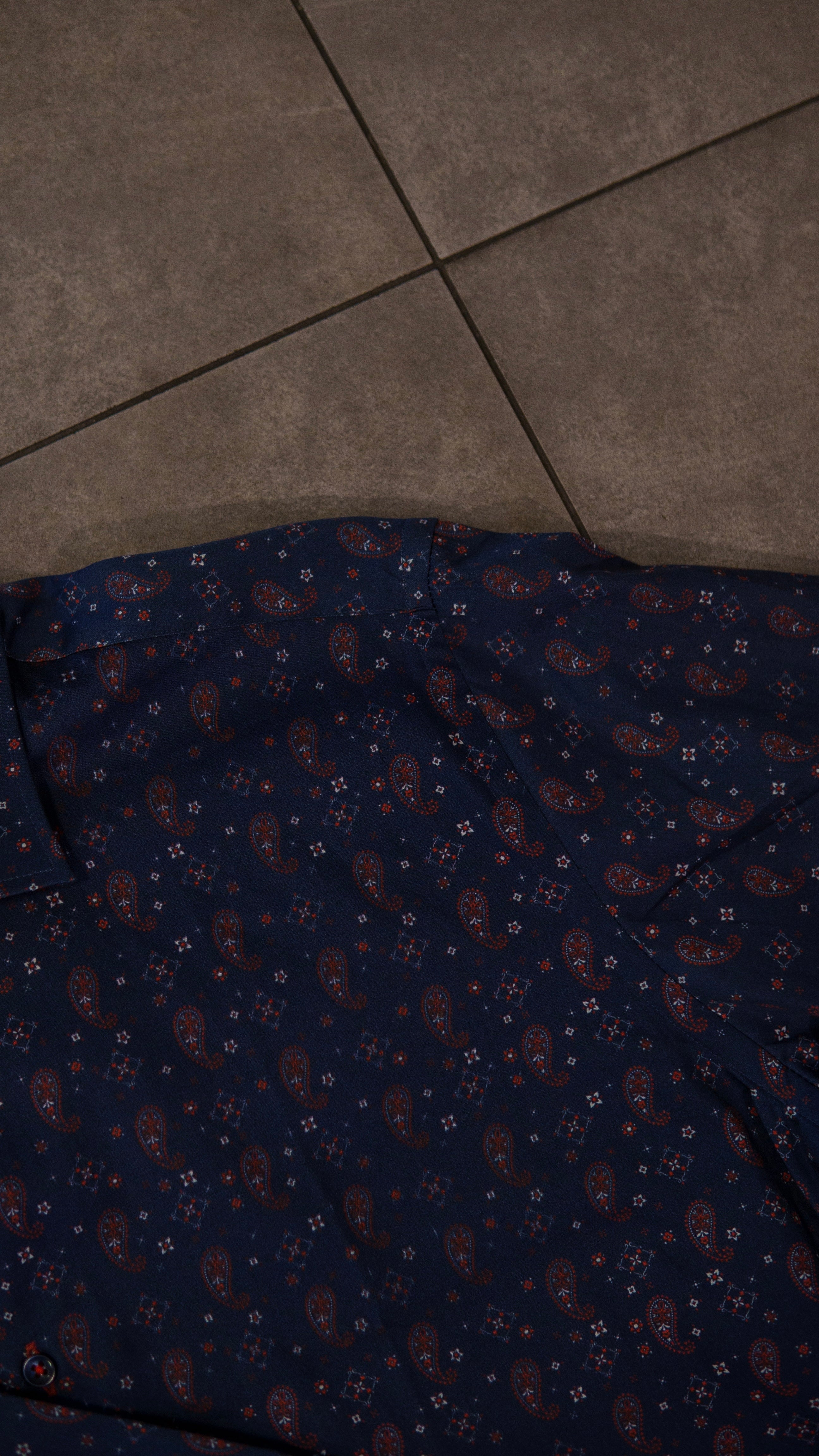 Men’s Printed Long Sleeve Button Up - Gravity Paisley