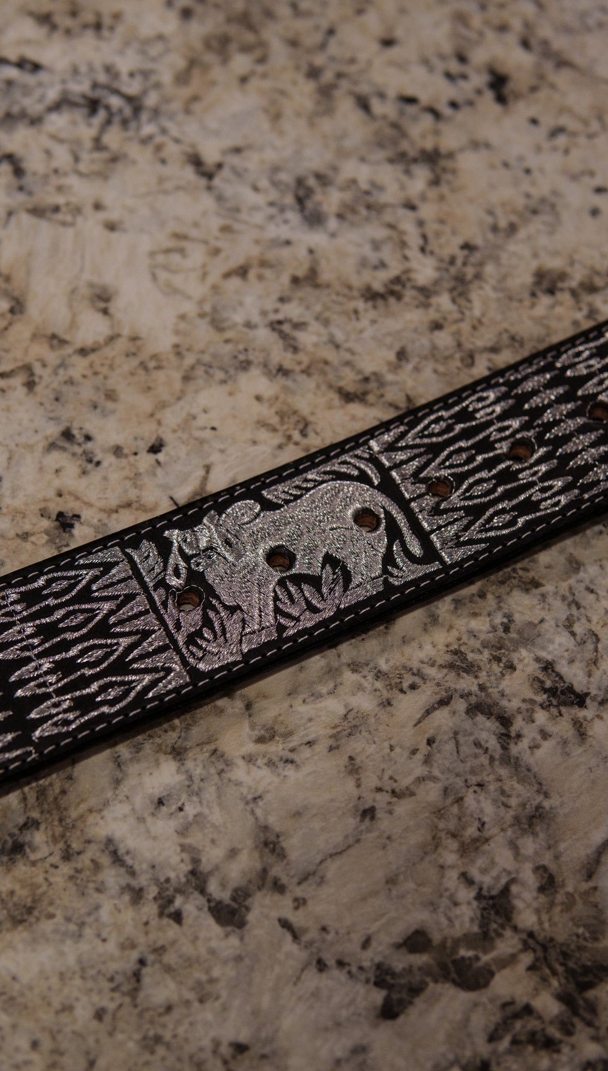 Men’s 2” Belt - Silver Bull