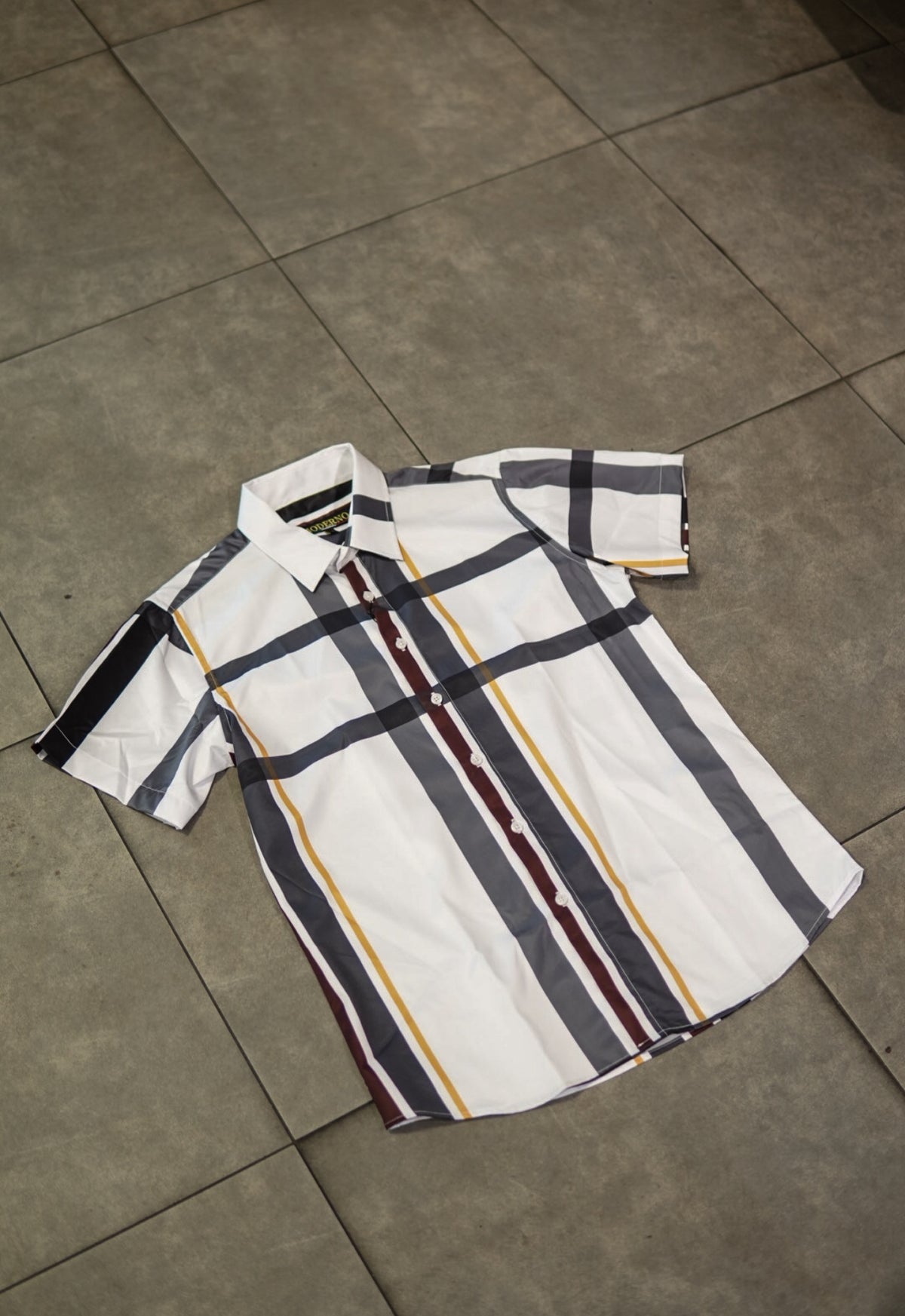 Men’s Moderno Short Sleeve Button Up “Plaid Raid”