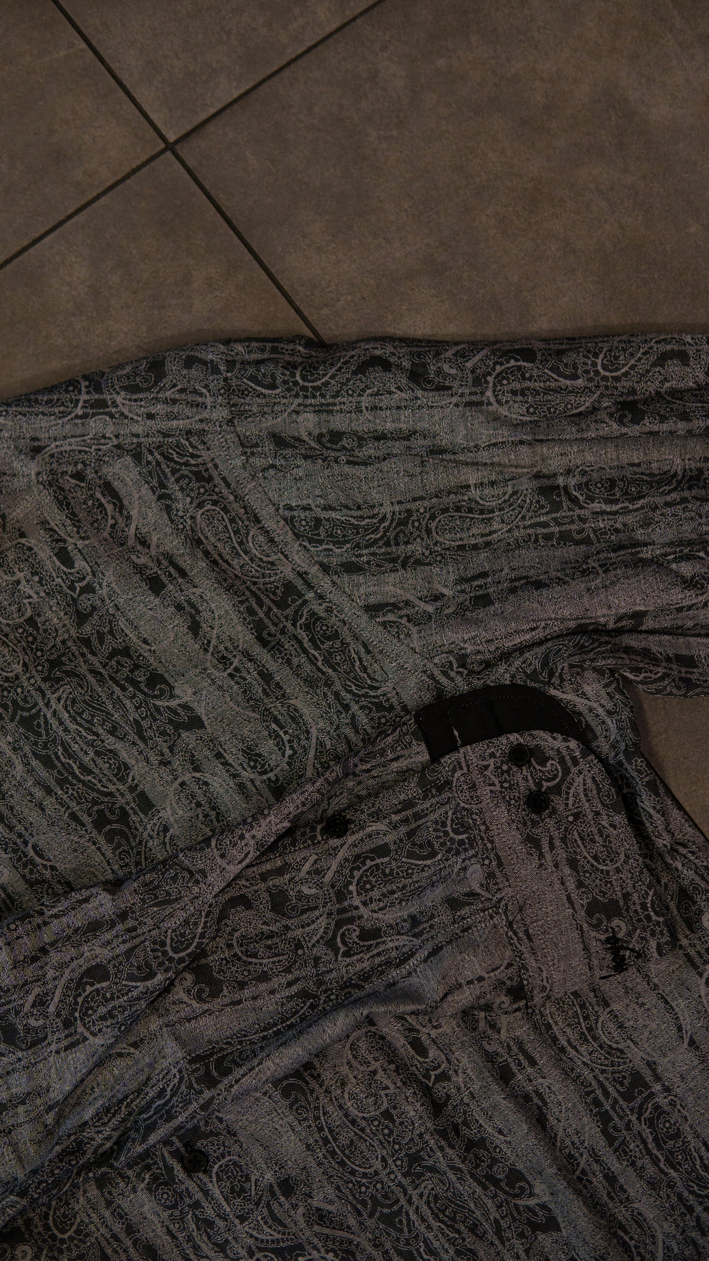 Men’s Printed Long Sleeve Button Up - Cement’s Paisley