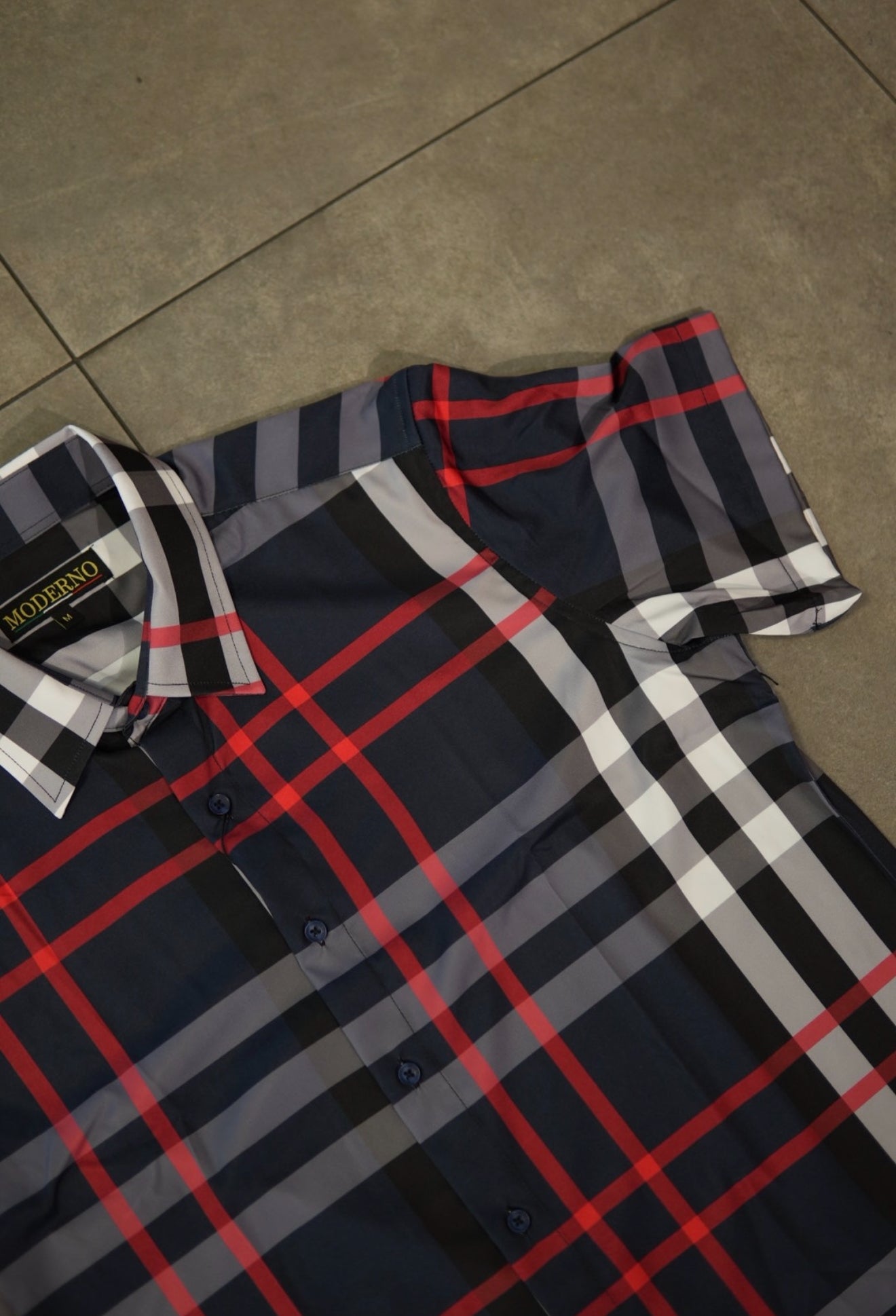 Men’s Short Sleeve Button Up - Black Red