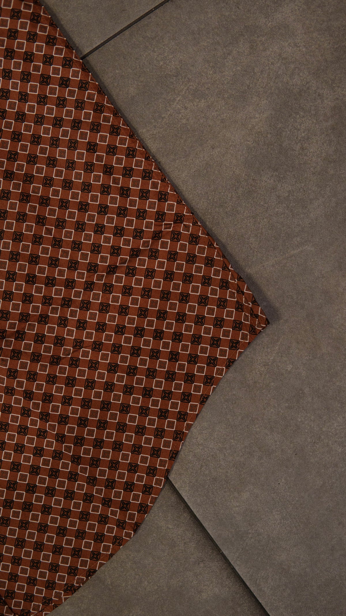 Men’s Printed Long Sleeve Button Up - Choco Graph