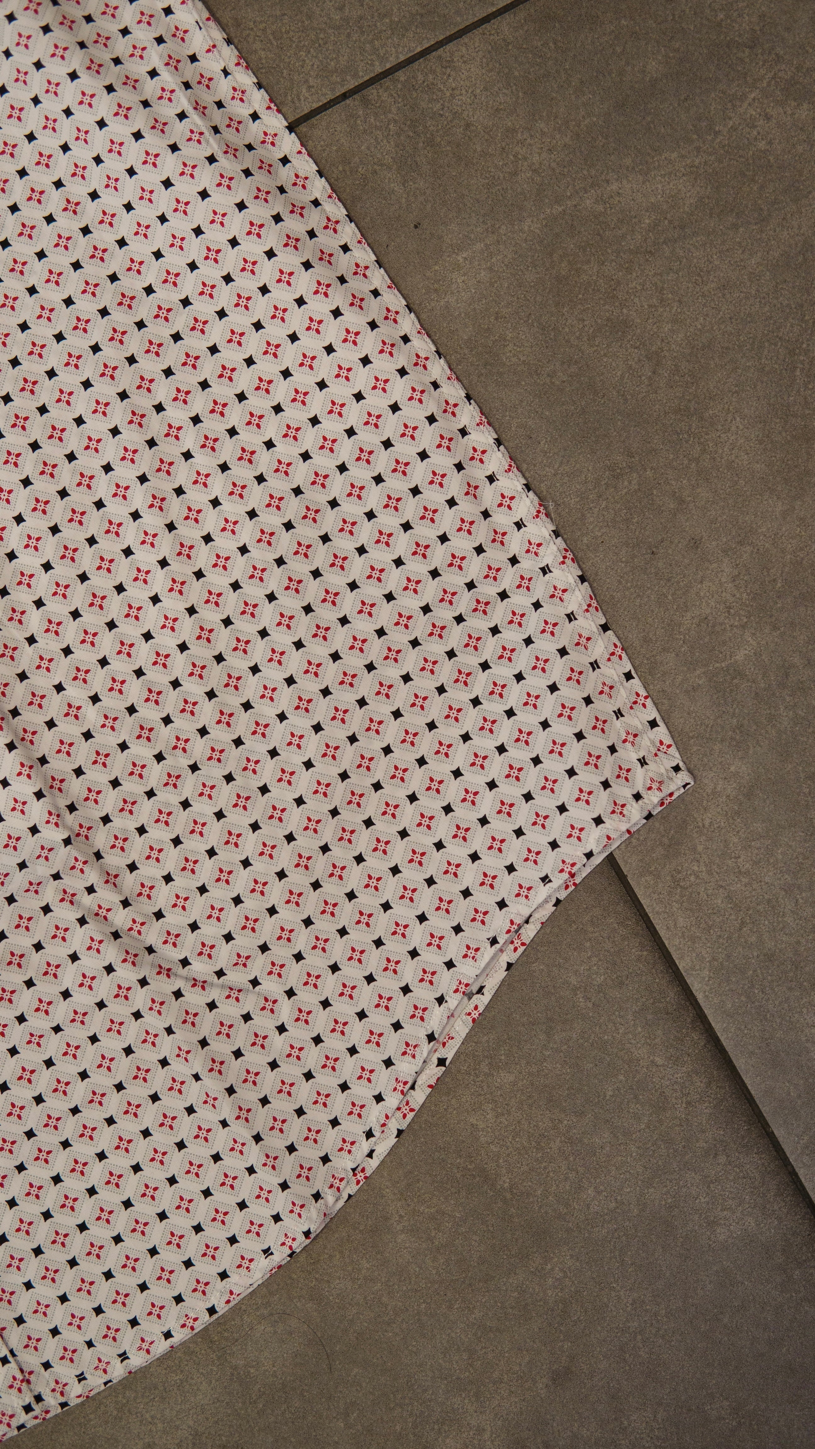 Men’s Printed Long Sleeve Button Up - Red Stars