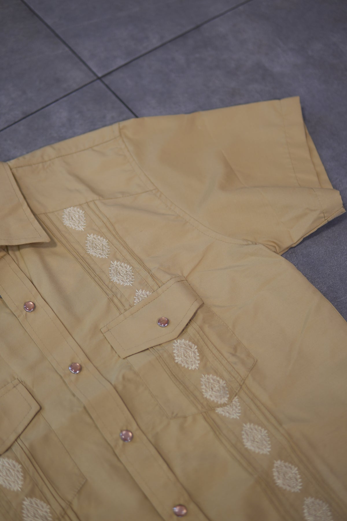 Men’s AW Short Sleeve Button Up “Khaki”