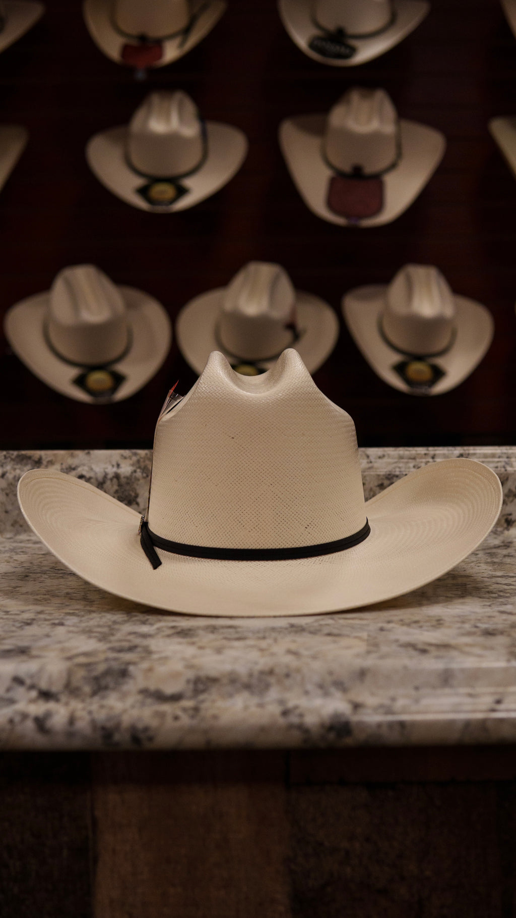 Cuernos Chuecos Sombrero 100x