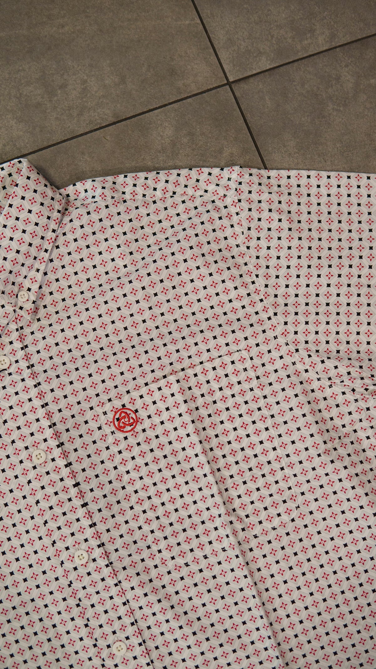 Men’s Printed Long Sleeve Button Up - Red Stars
