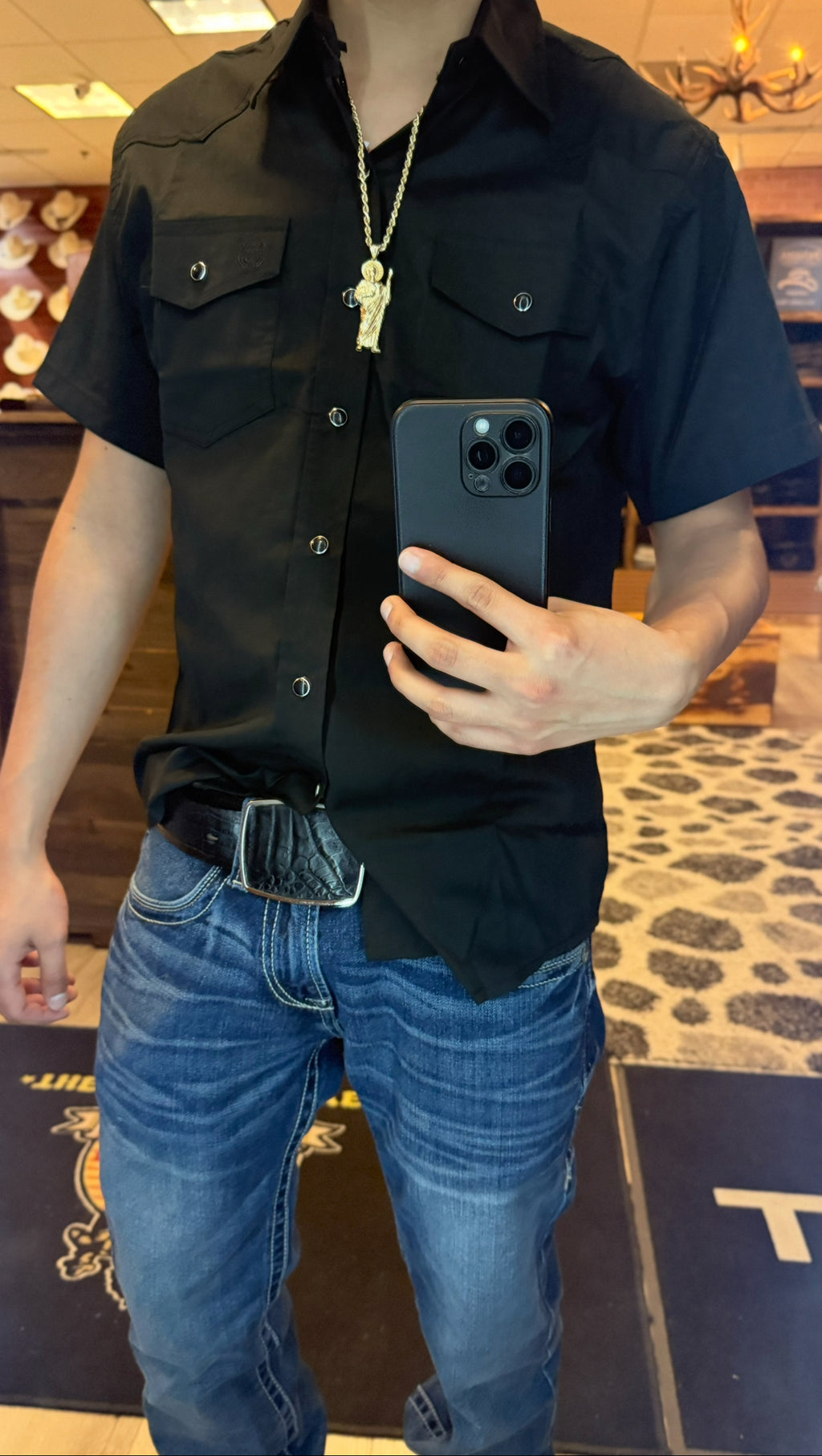 Men’s Solid Short Sleeve Shirt - Black