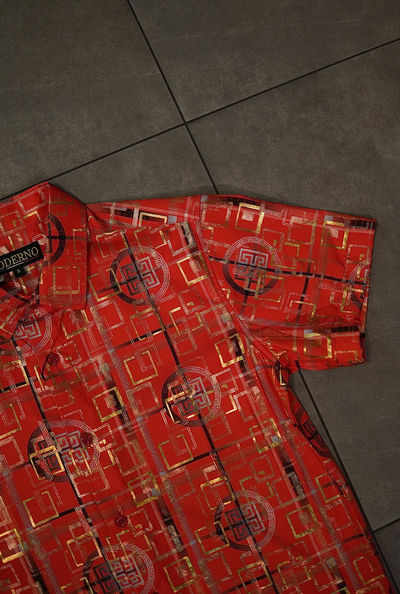 Men’s Printed Short Sleeve Button Up - Red Plasma