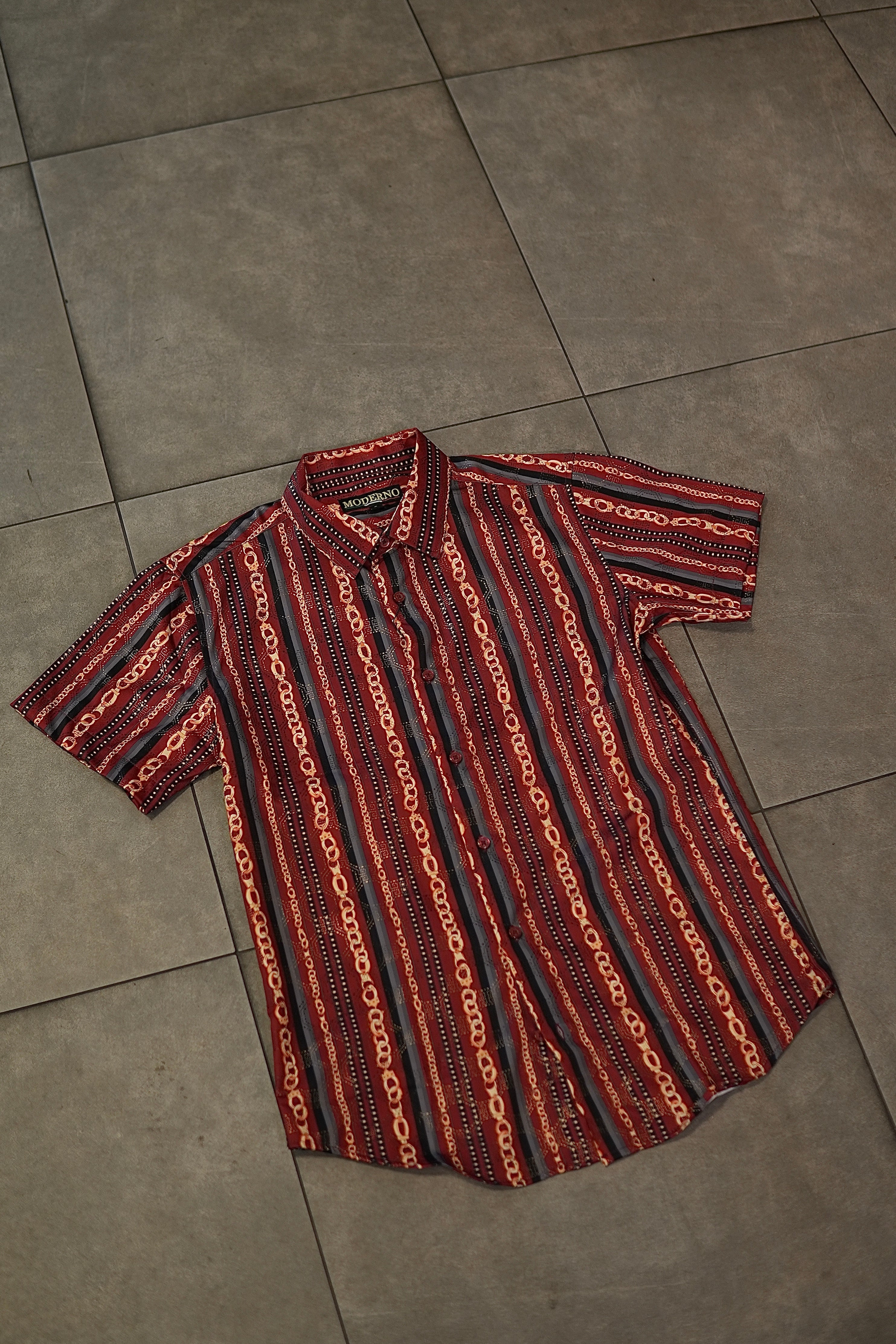 Men’s Printed Short Sleeve Button Up - Red Gold Chains