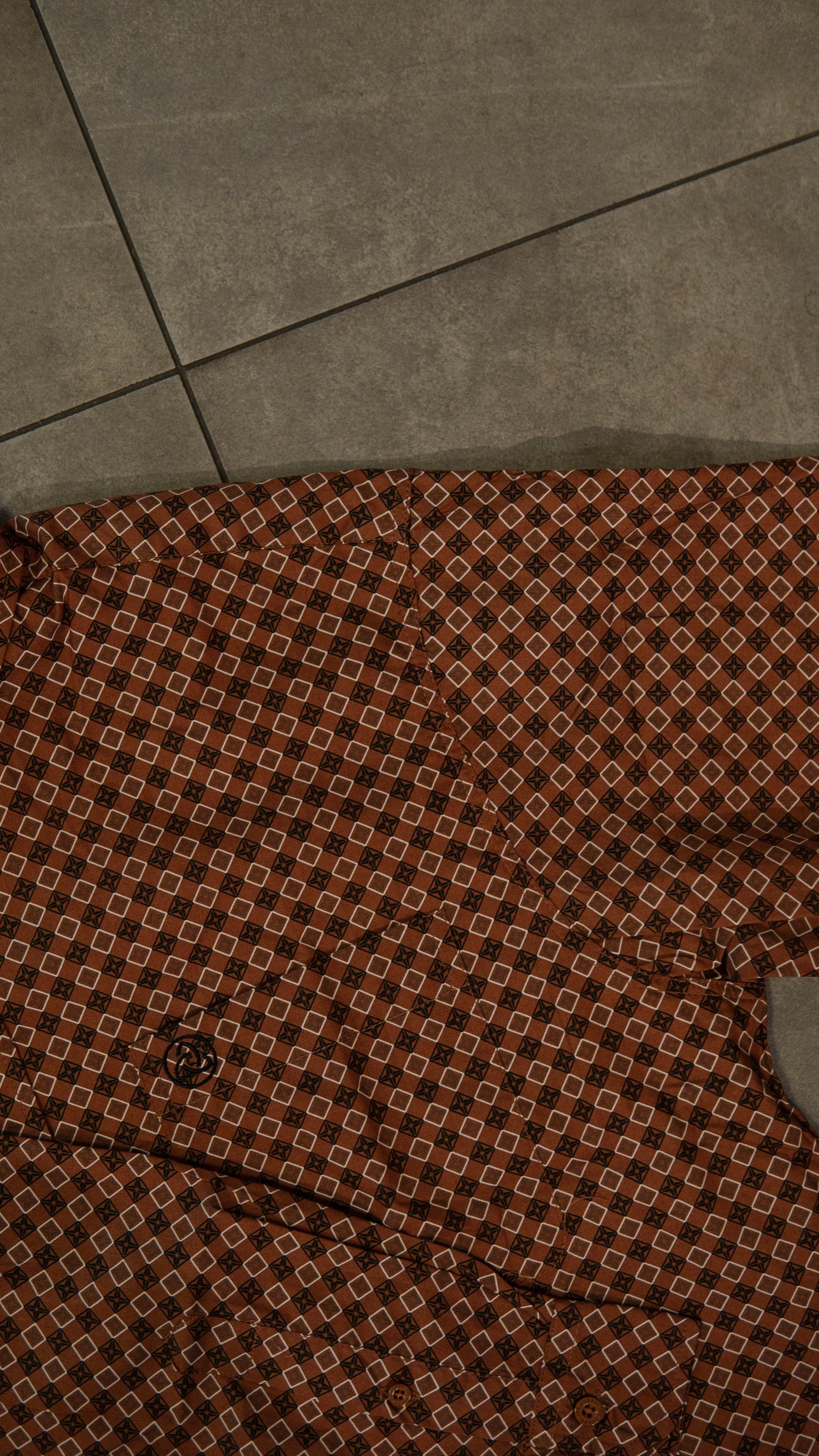 Men’s Printed Long Sleeve Button Up - Choco Graph