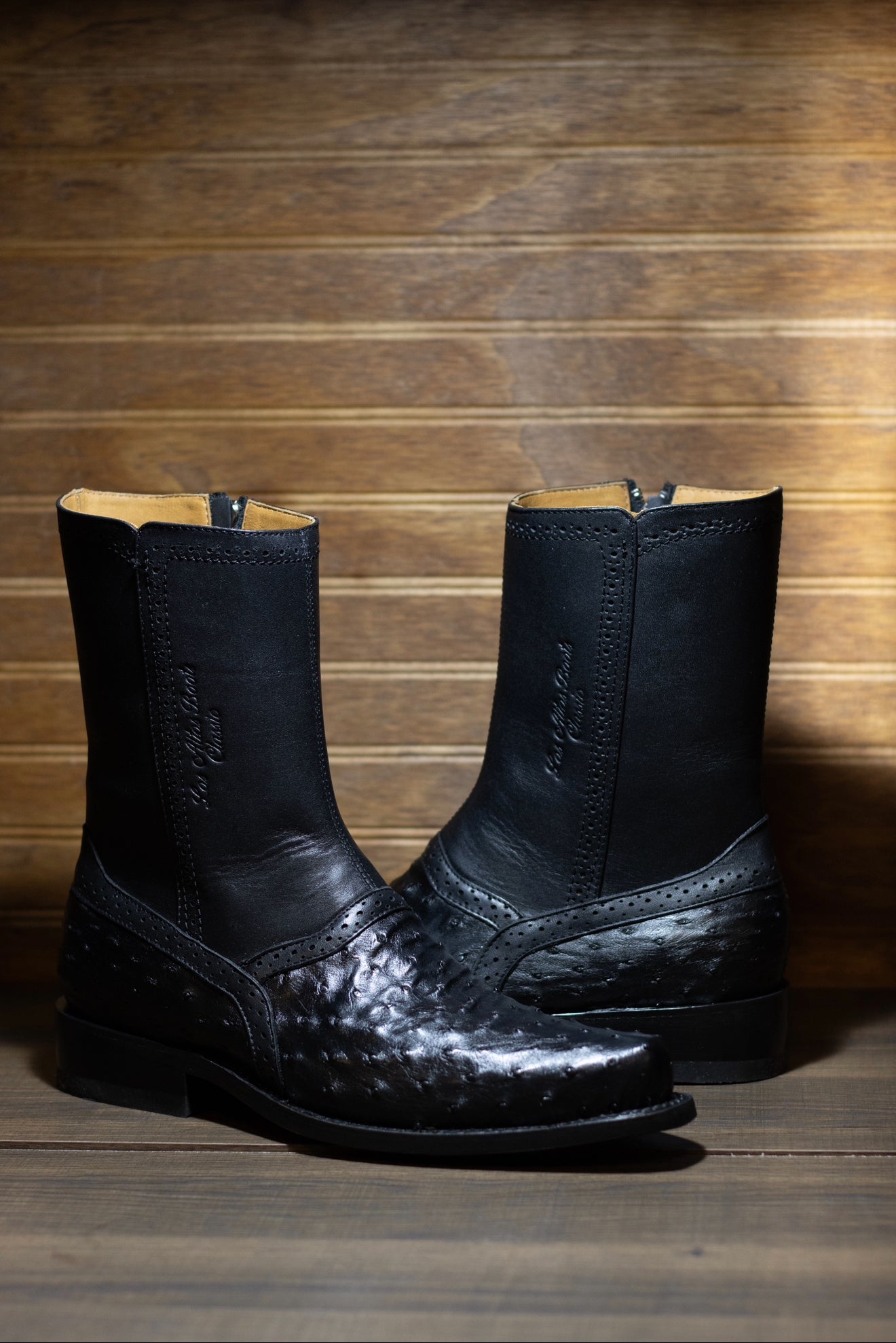Ostrich Francia Zipper Botin “Midnight Black”