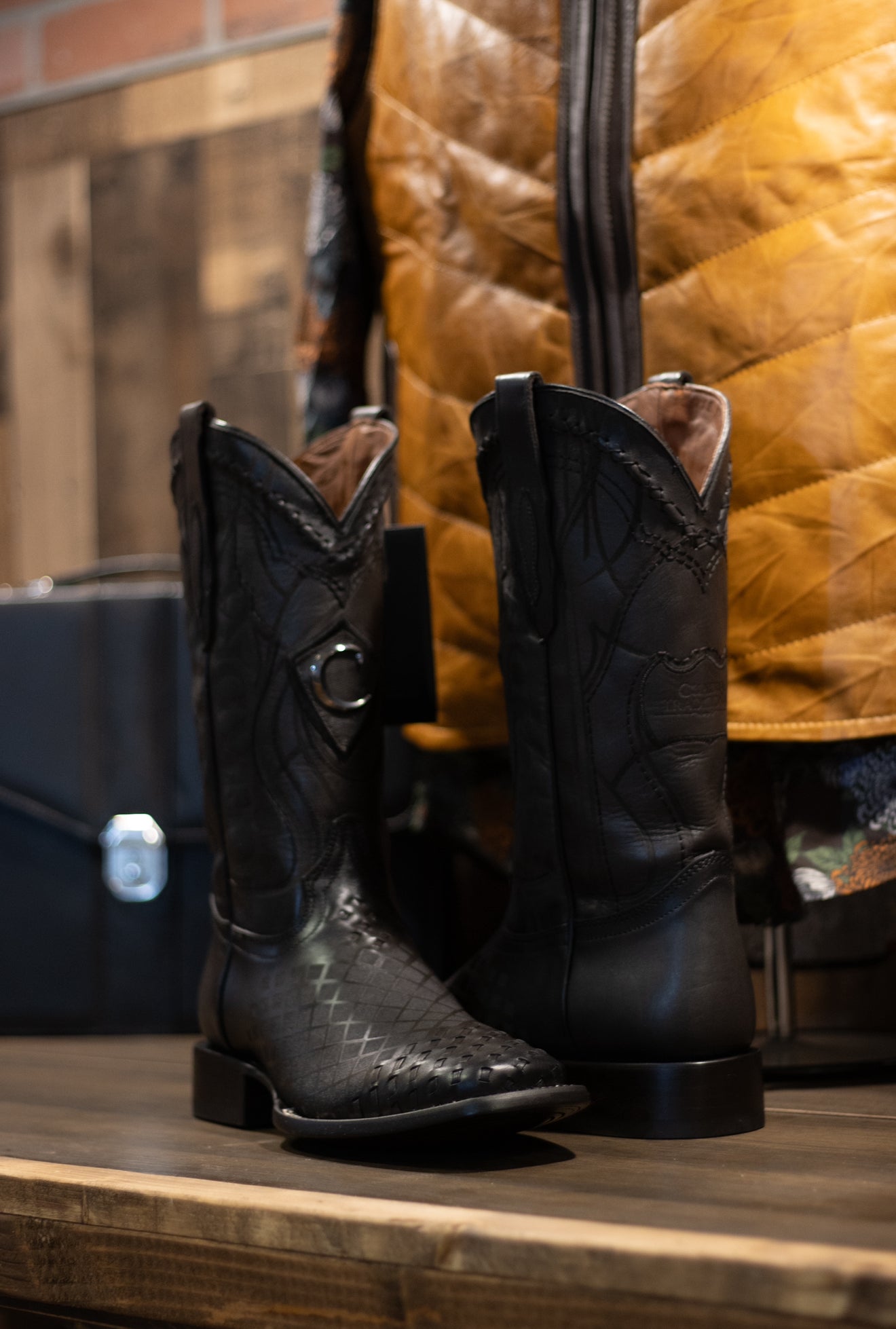 Cuadra - Sillero Over Negro Square Toe 3Z0RS