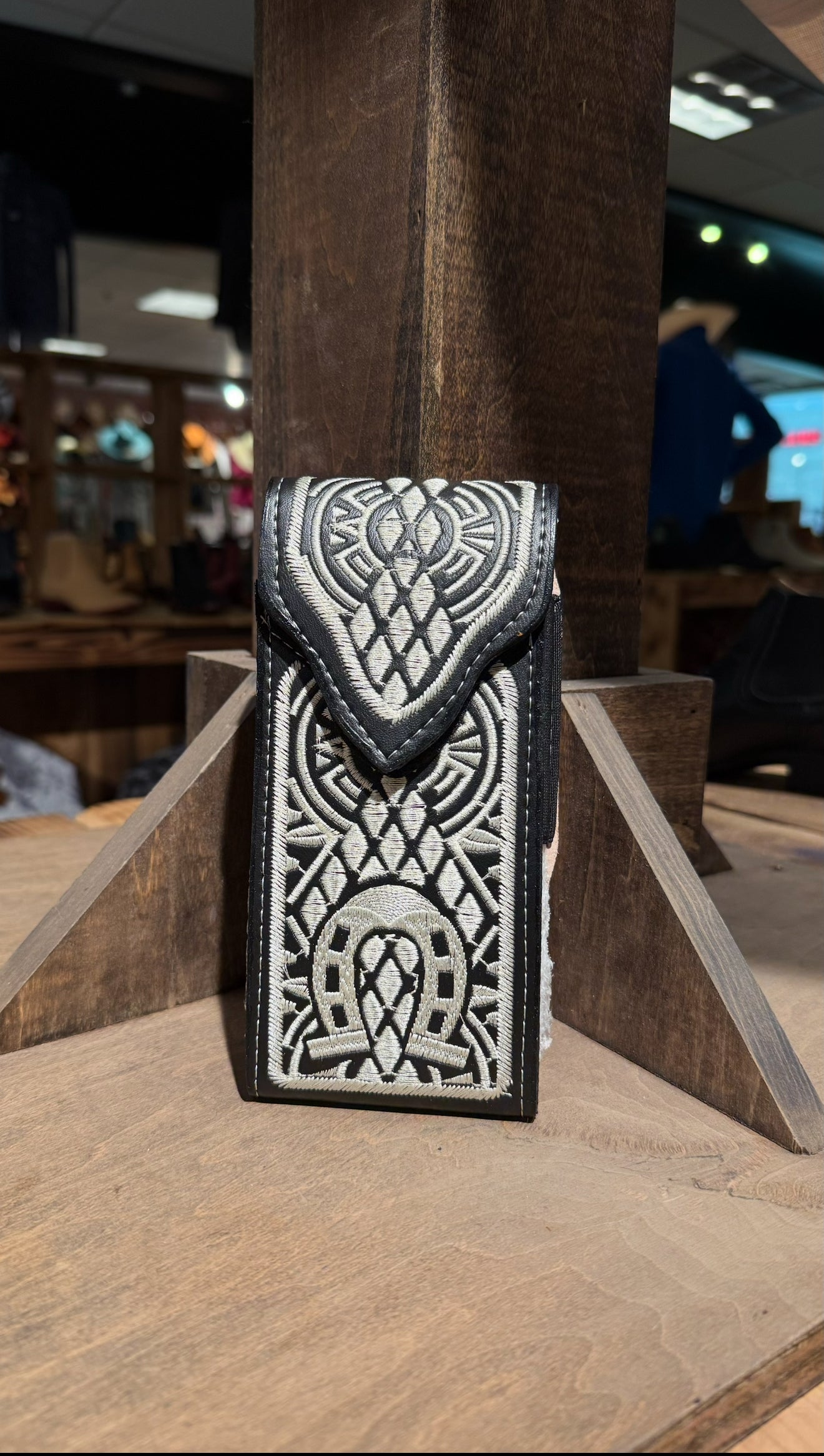 Black Horse Shoe Phone Holder