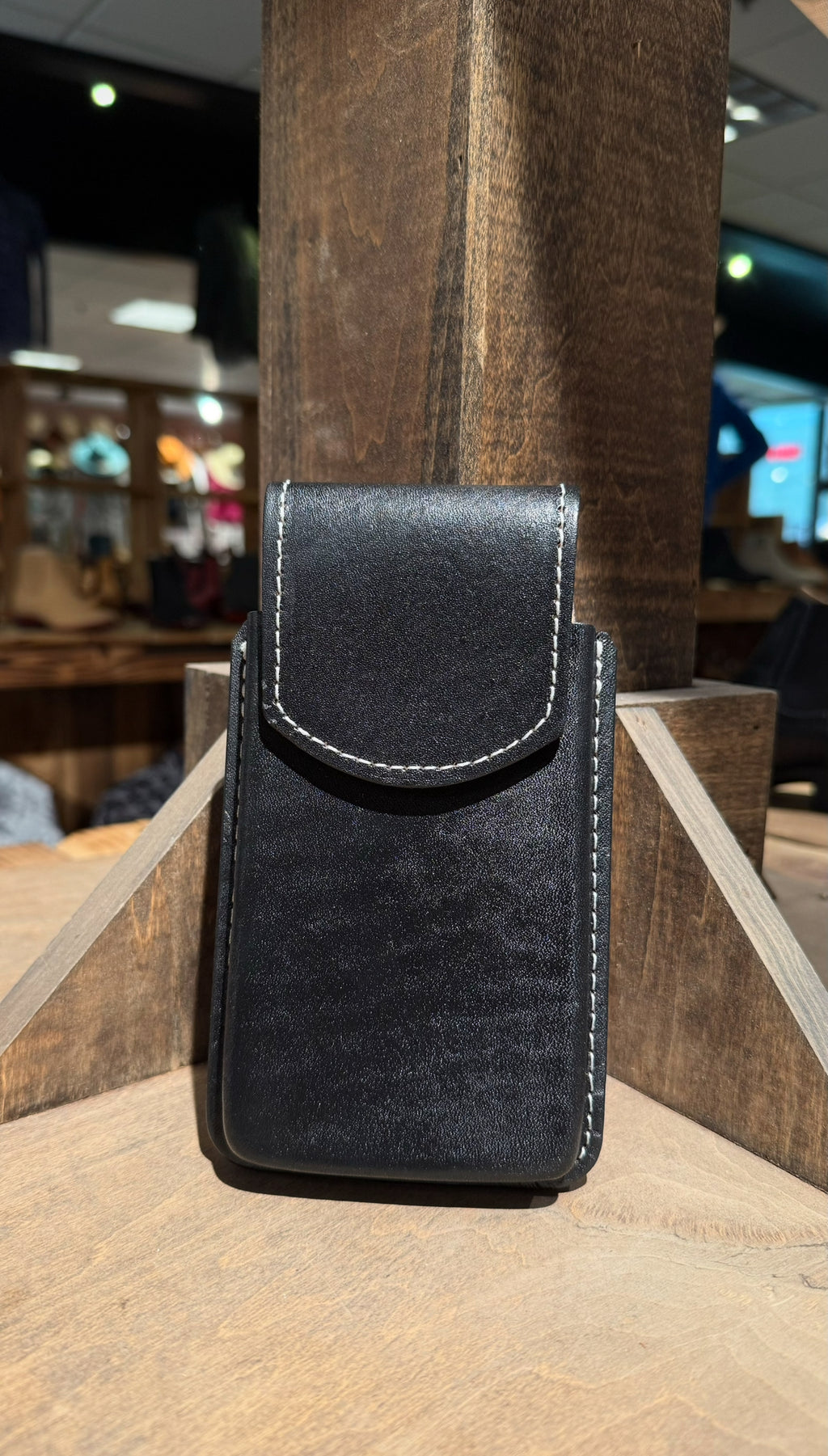 Blacked Out Simple Phone Holder