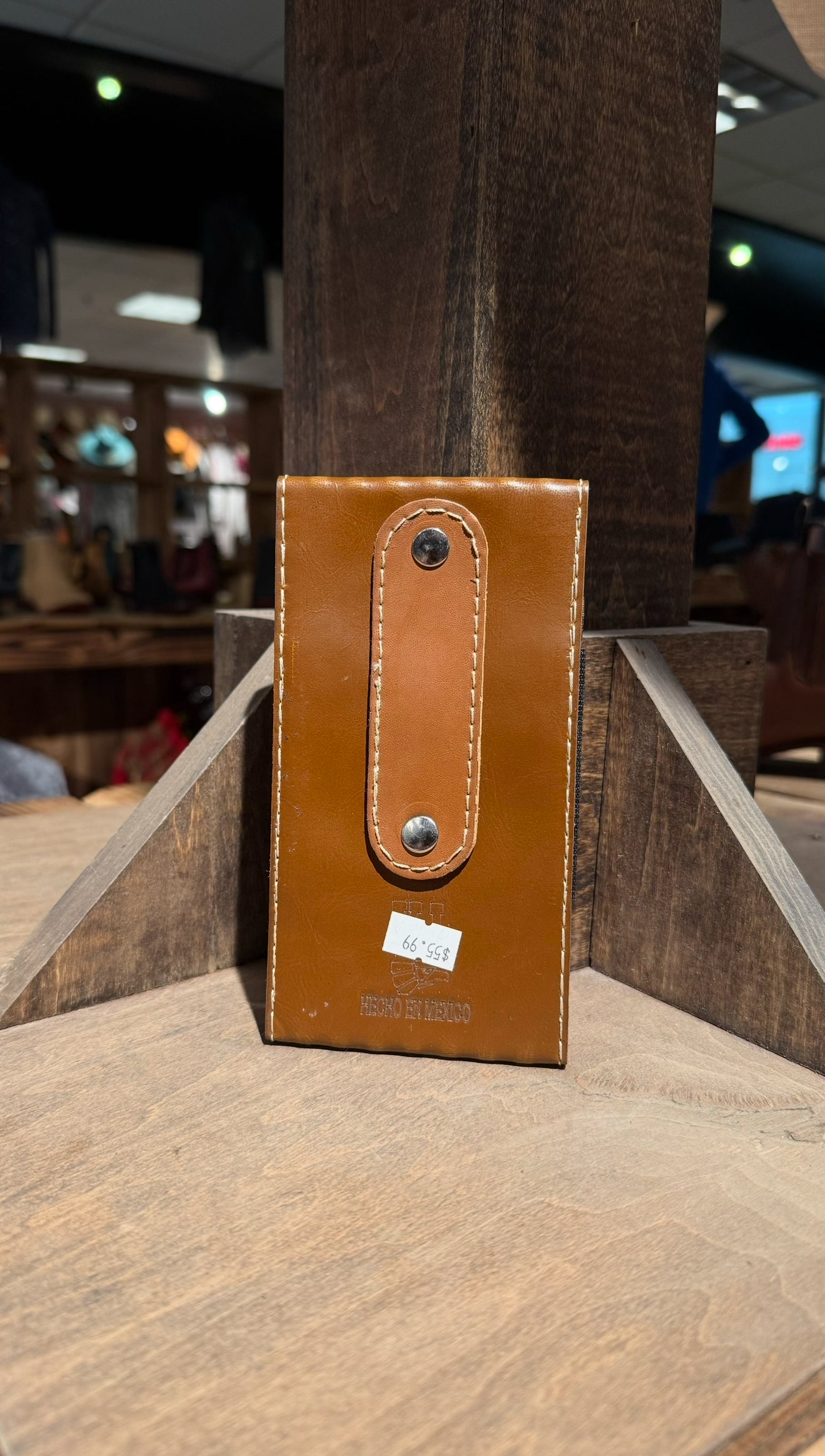 Ovale Brown Phone Carrier