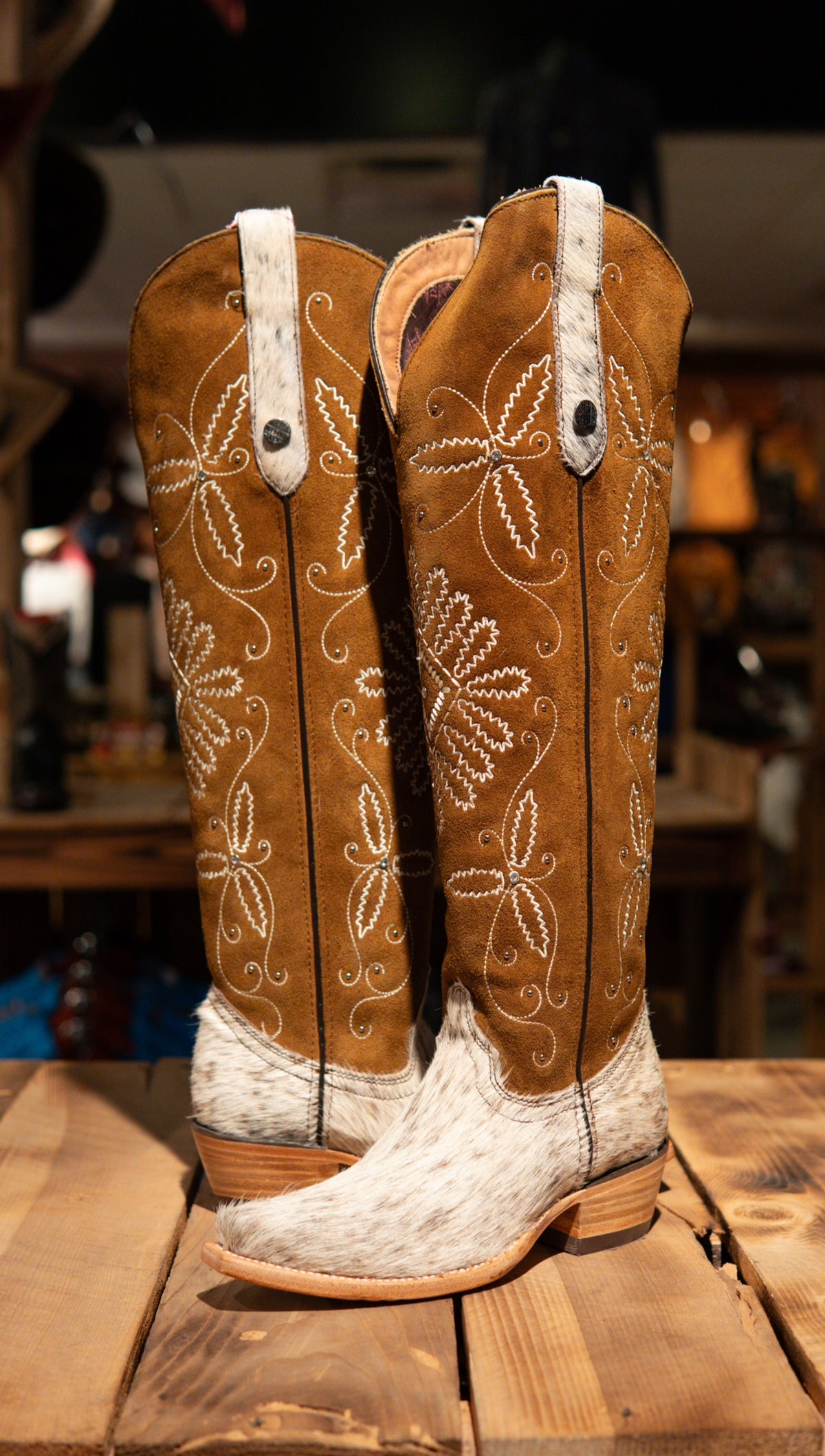 Athiri Ladies Pelo Pinto Cafe Snip Toe Boots