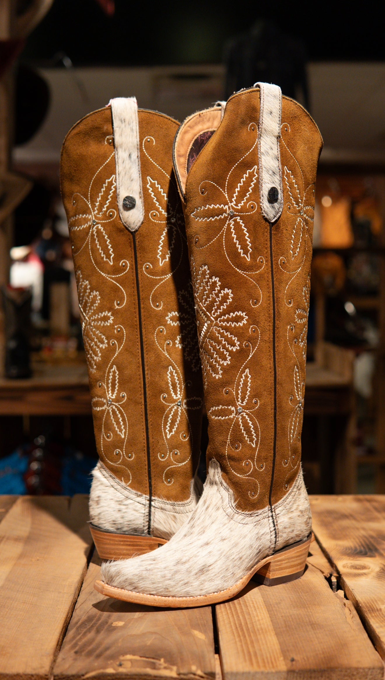 Athiri Ladies Pelo Pinto Cafe Snip Toe Boots