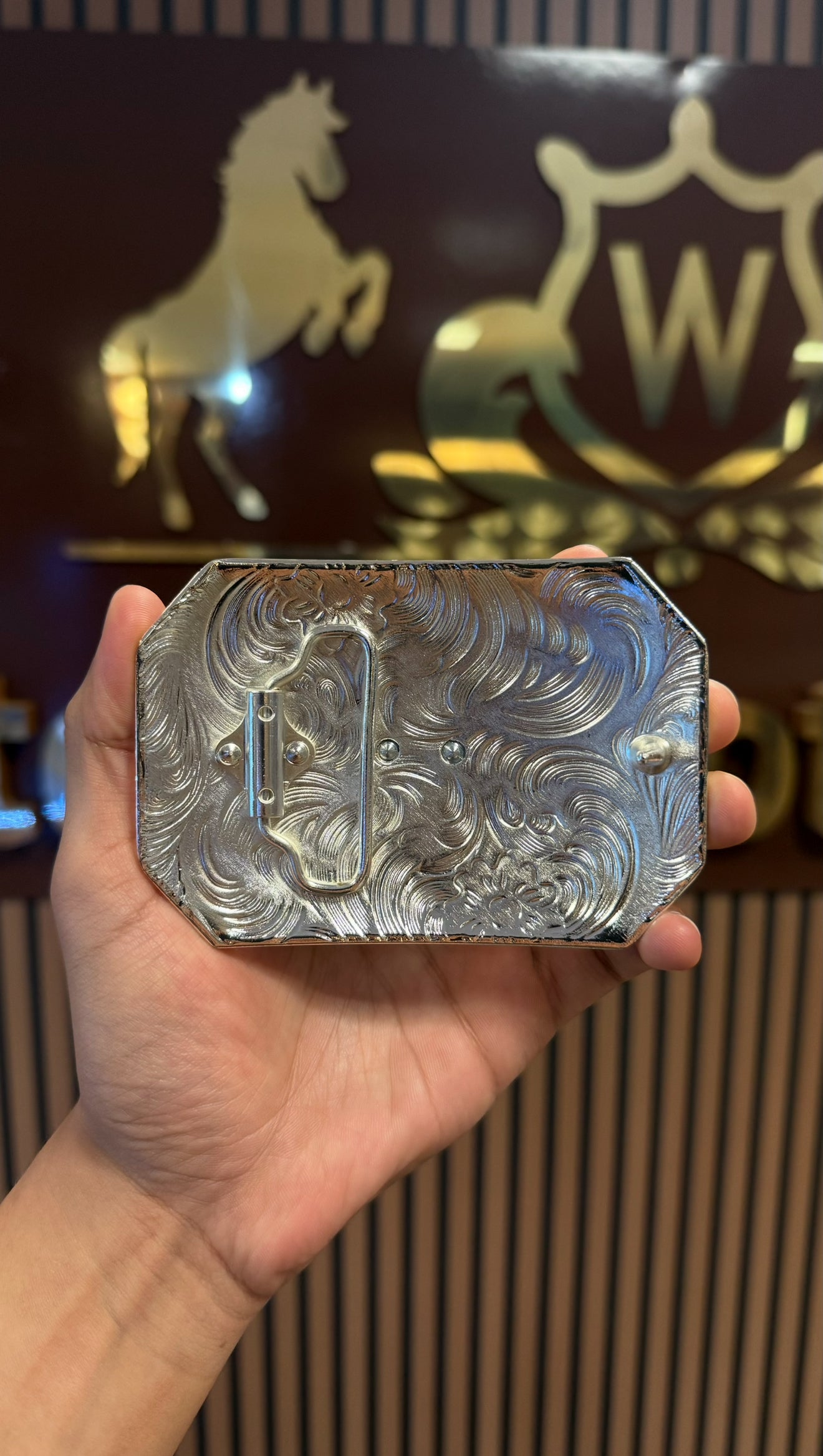 Kneeling Horse Cognac Silver Buckle