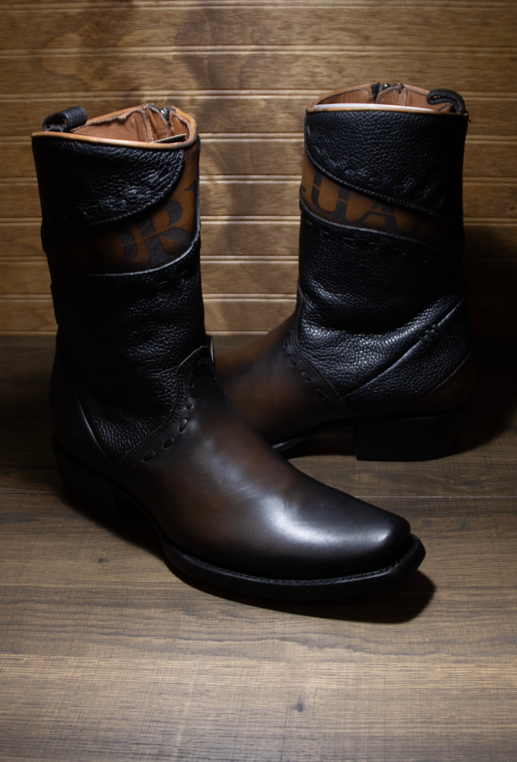 Cuadra - Sillero De Viena Negro 1J2ERS