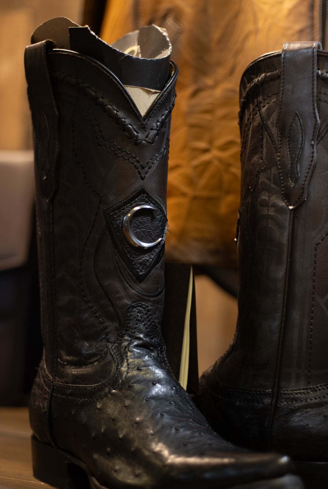 Cuadra - Avestruz Negro Snip Toe B21OA1