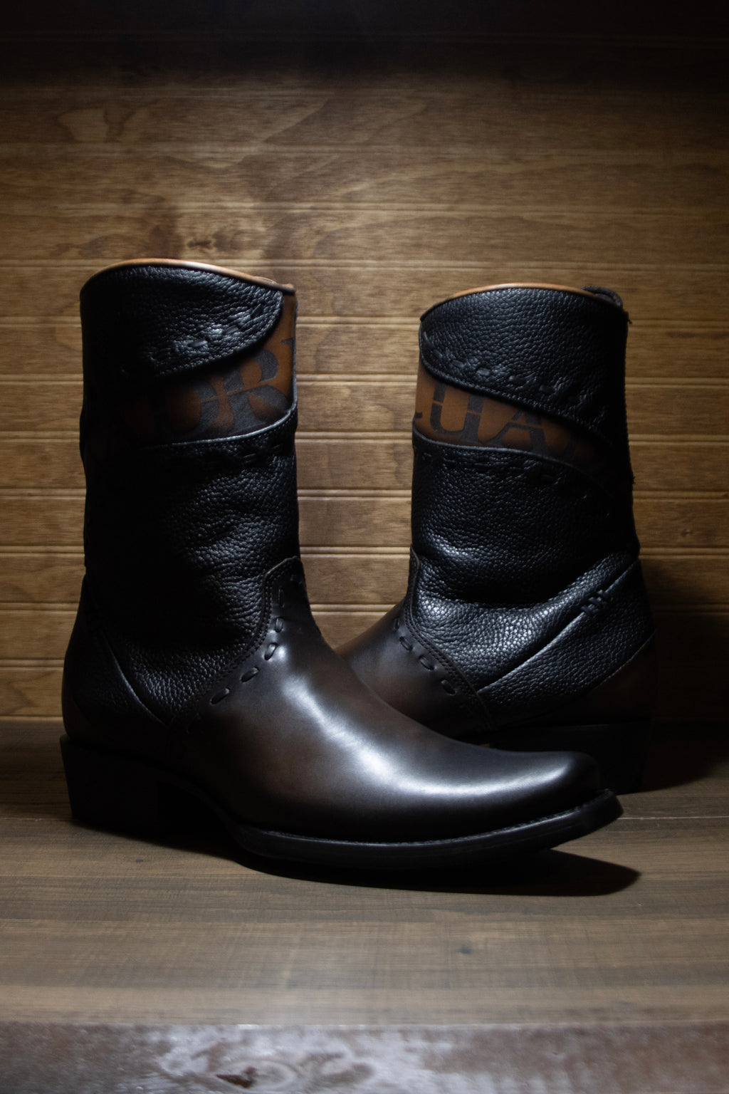 Cuadra - Sillero De Viena Negro 1J2ERS