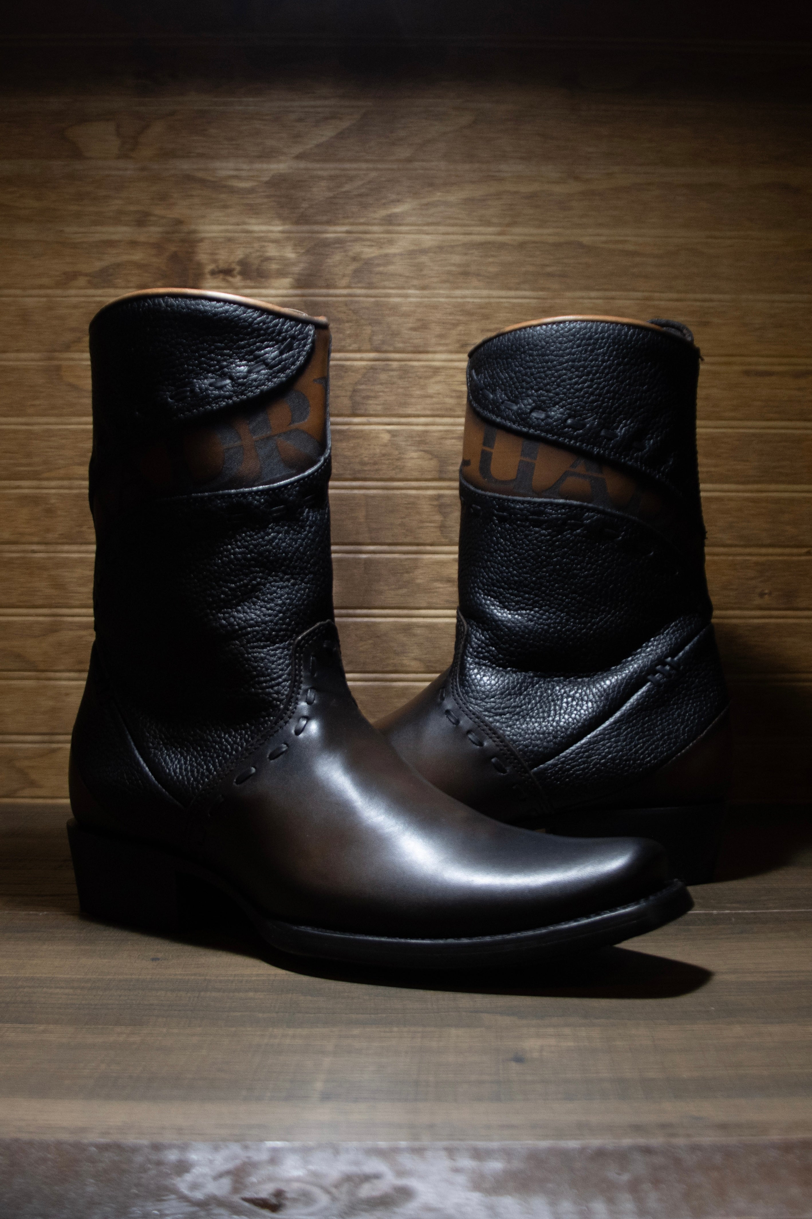 Cuadra - Sillero De Viena Negro 1J2ERS