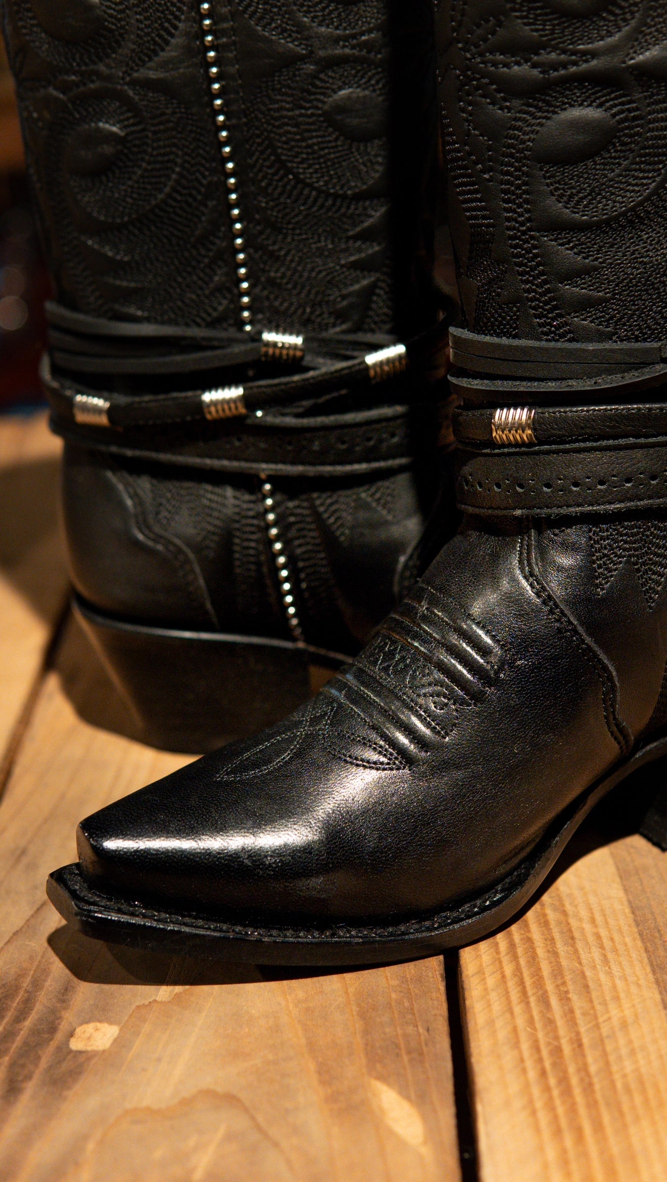 Athiri Ladies Tokio Black Snip Toe Boots