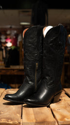 Athiri Ladies Cleyton Black Round Toe Boots