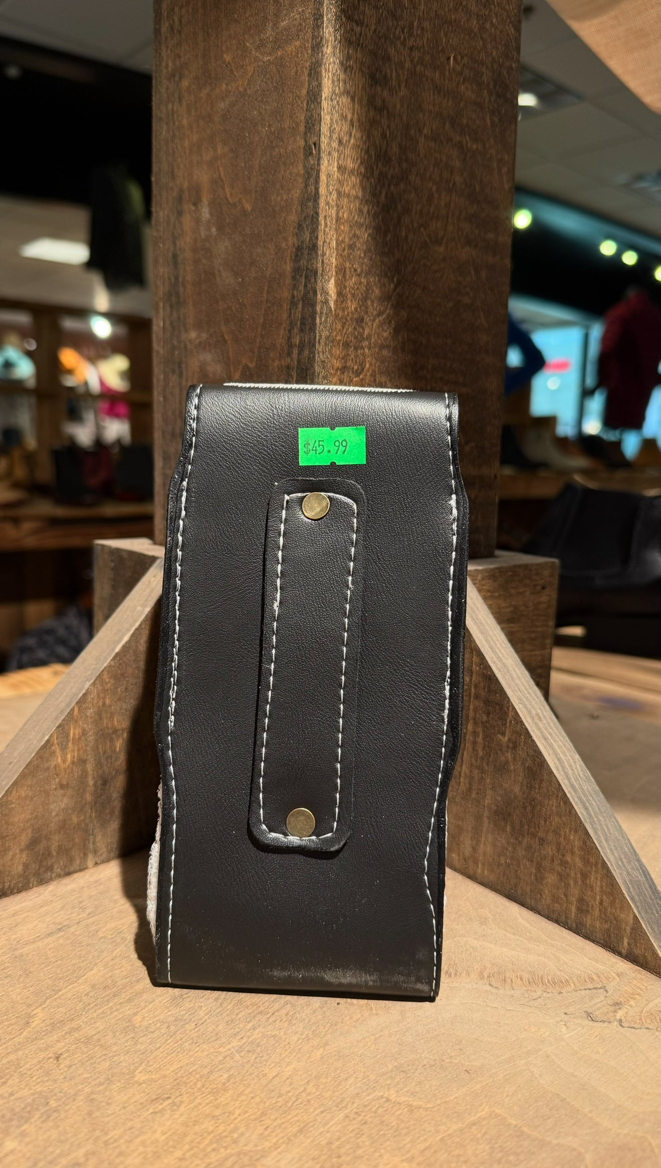 Black Horse Shoe Phone Holder