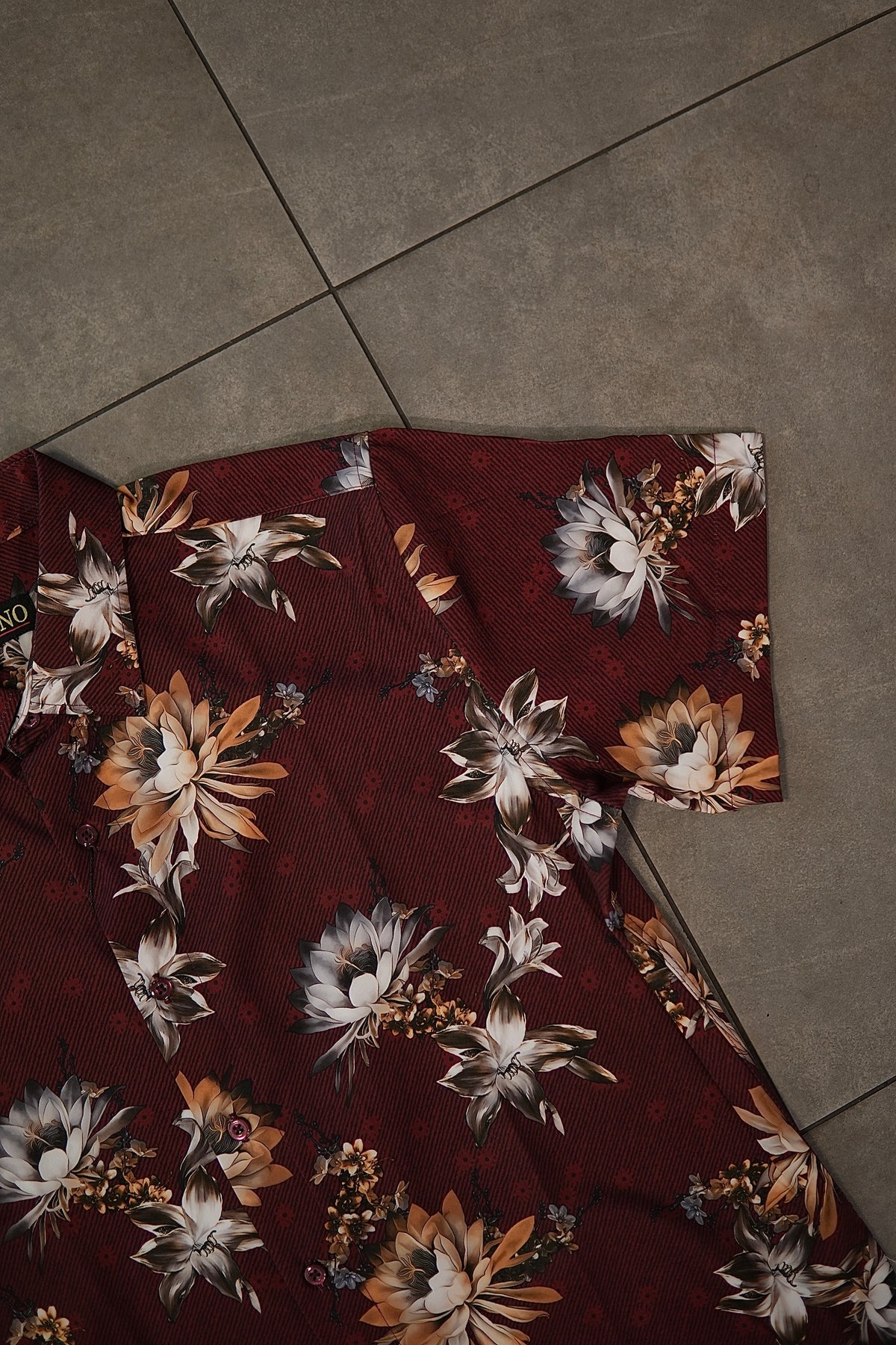 Men’s Printed Short Sleeve Button Up - Gracidia Red