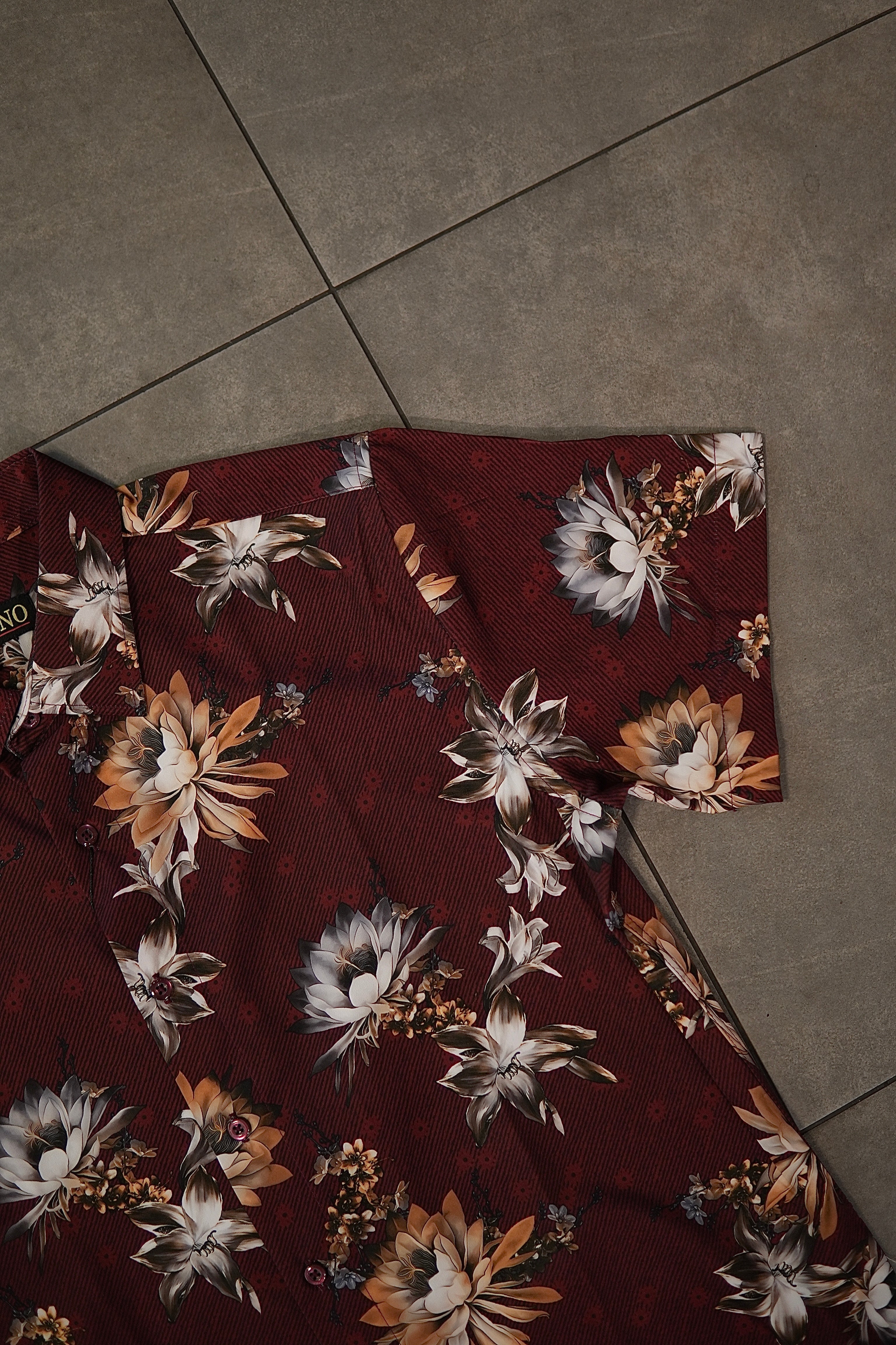 Men’s Printed Short Sleeve Button Up - Gracidia Red