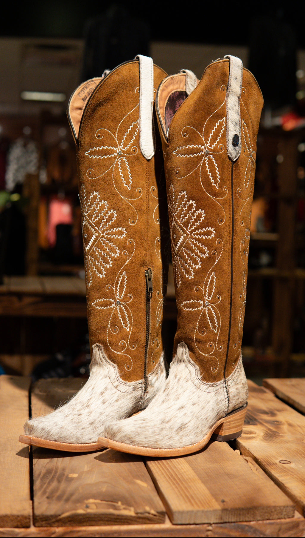 Athiri Ladies Pelo Pinto Cafe Snip Toe Boots
