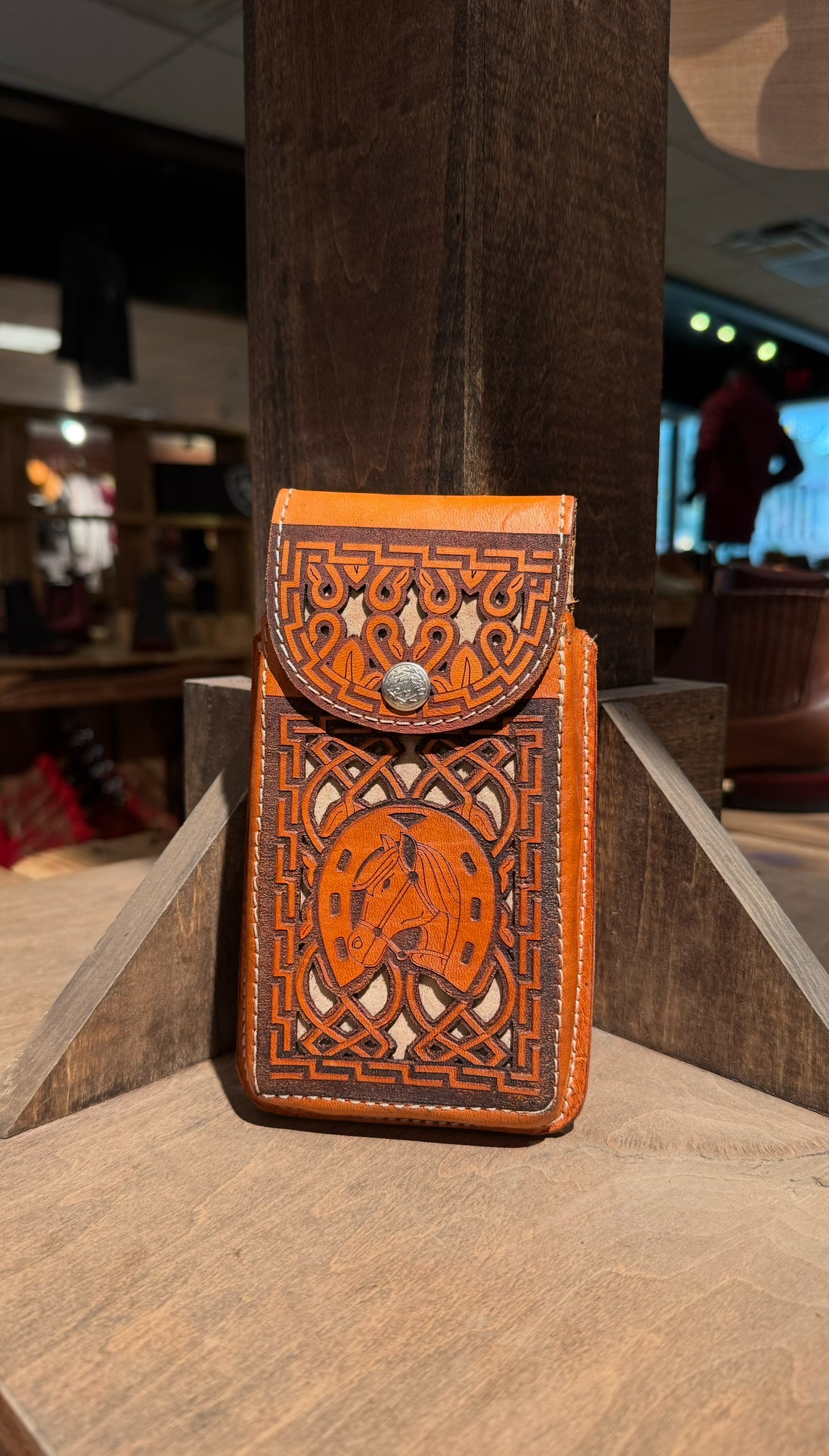 Roman Horse Shoe Phone Carrier