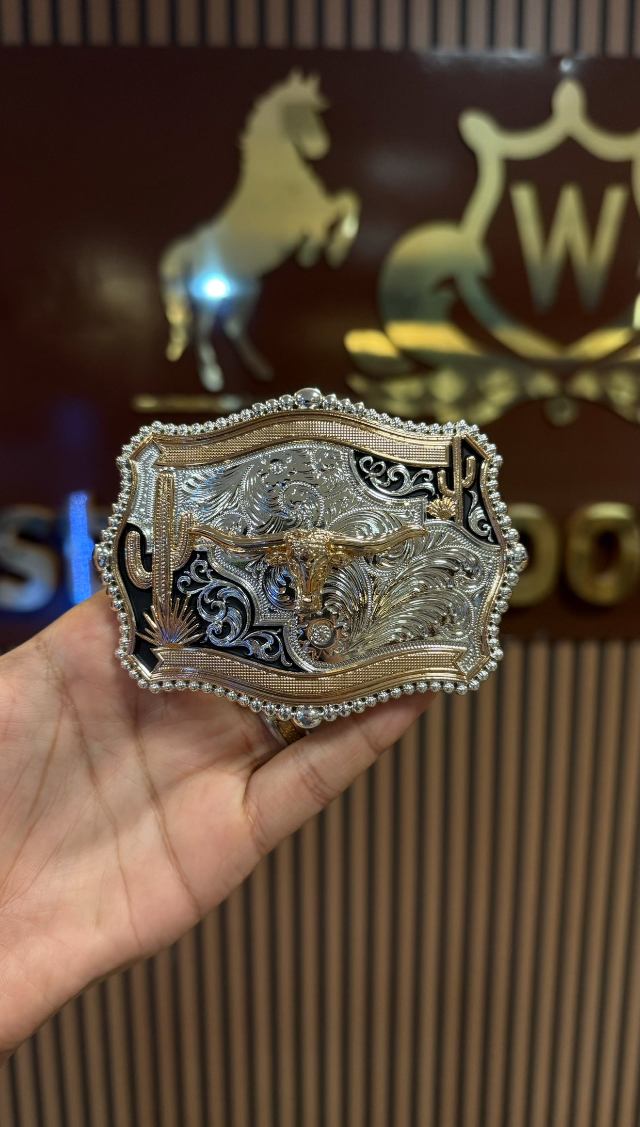 Long Horn Royal Rose Buckle