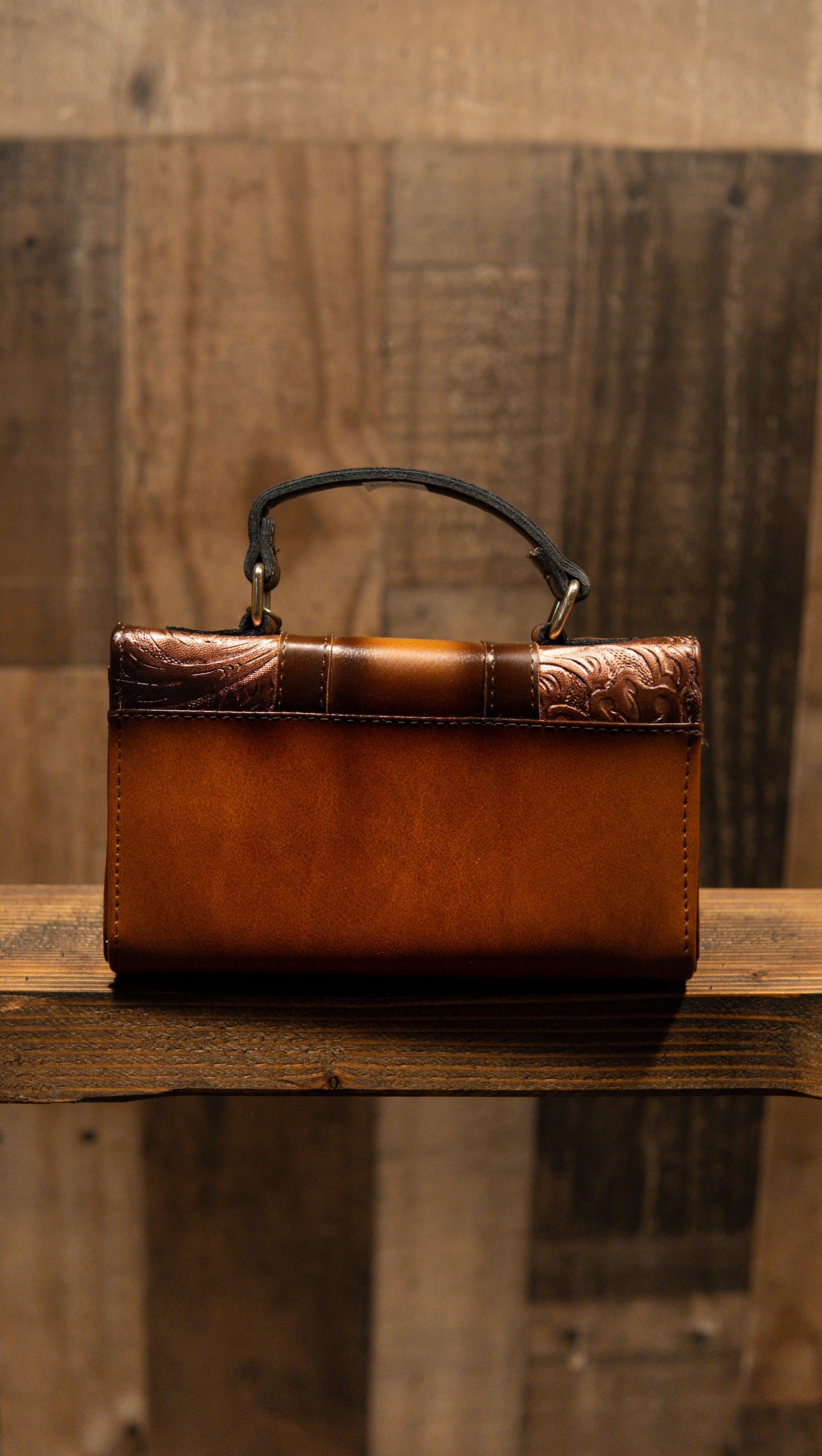 Women’s Handcrafted Mexican Tooled Leather Wristlet Wallet