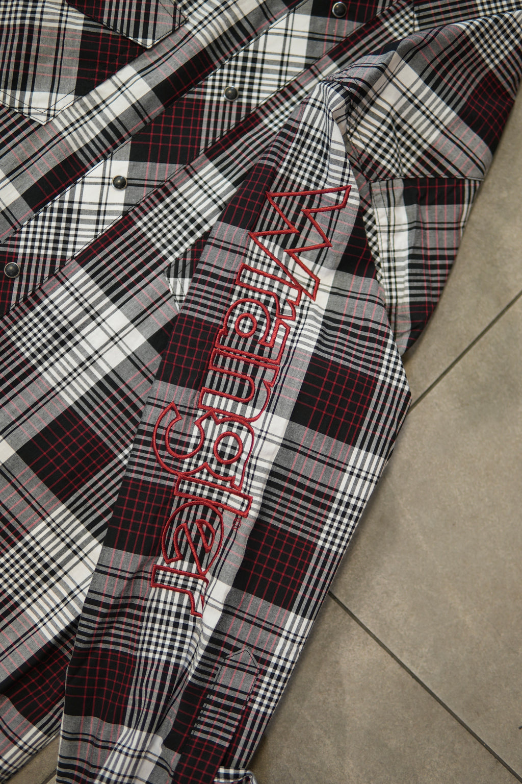 Wrangler Retro Button Up - Red Wrangler