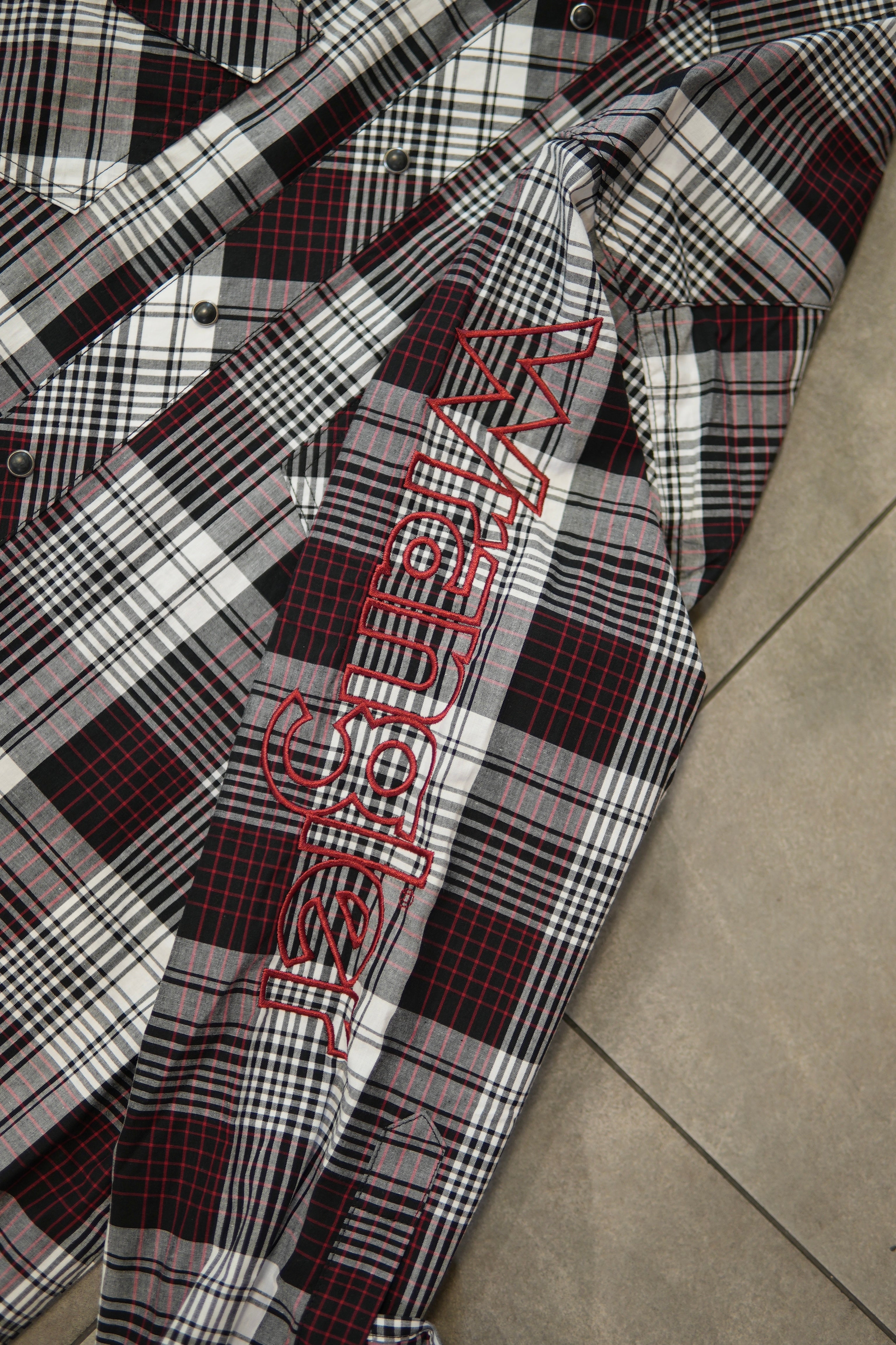 Wrangler Retro Button Up - Red Wrangler