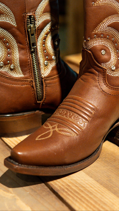 Athiri Ladies Montana Cafe Snip Toe Boots