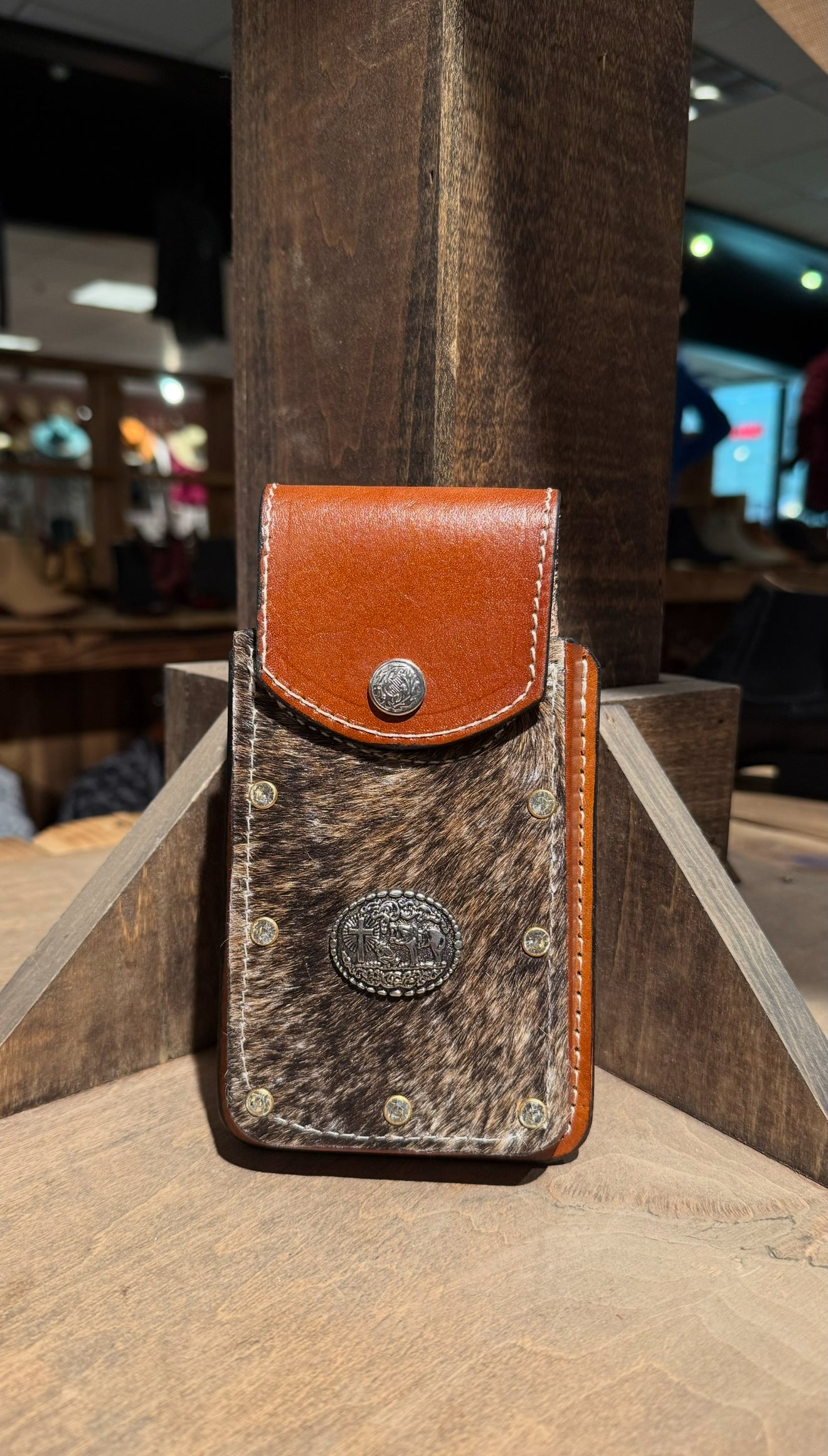 Horse Hair Kneeling Phone Holder