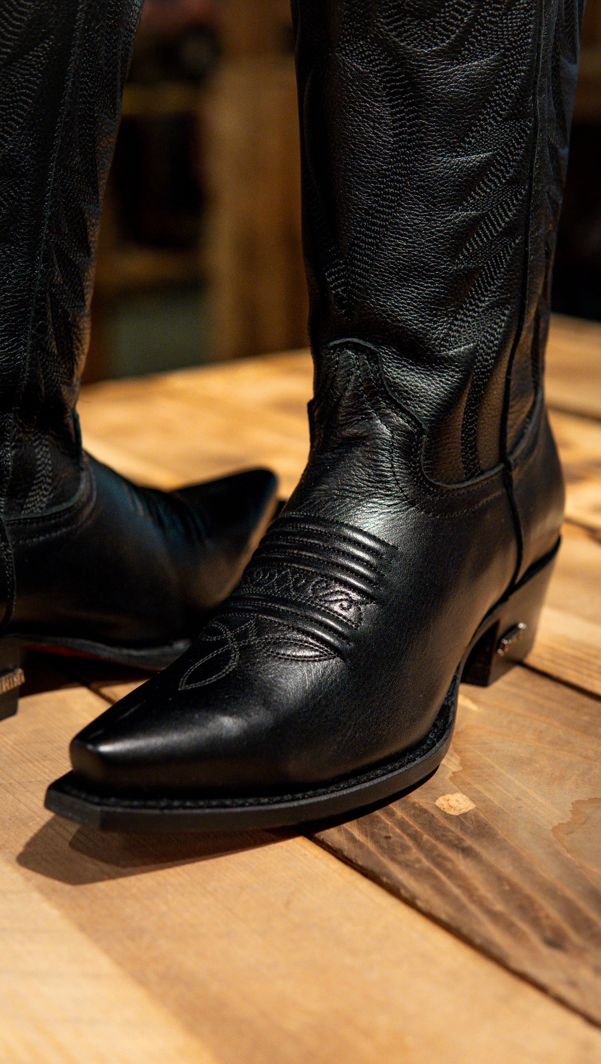Athiri Ladies Grisley Black Snip Toe Boots