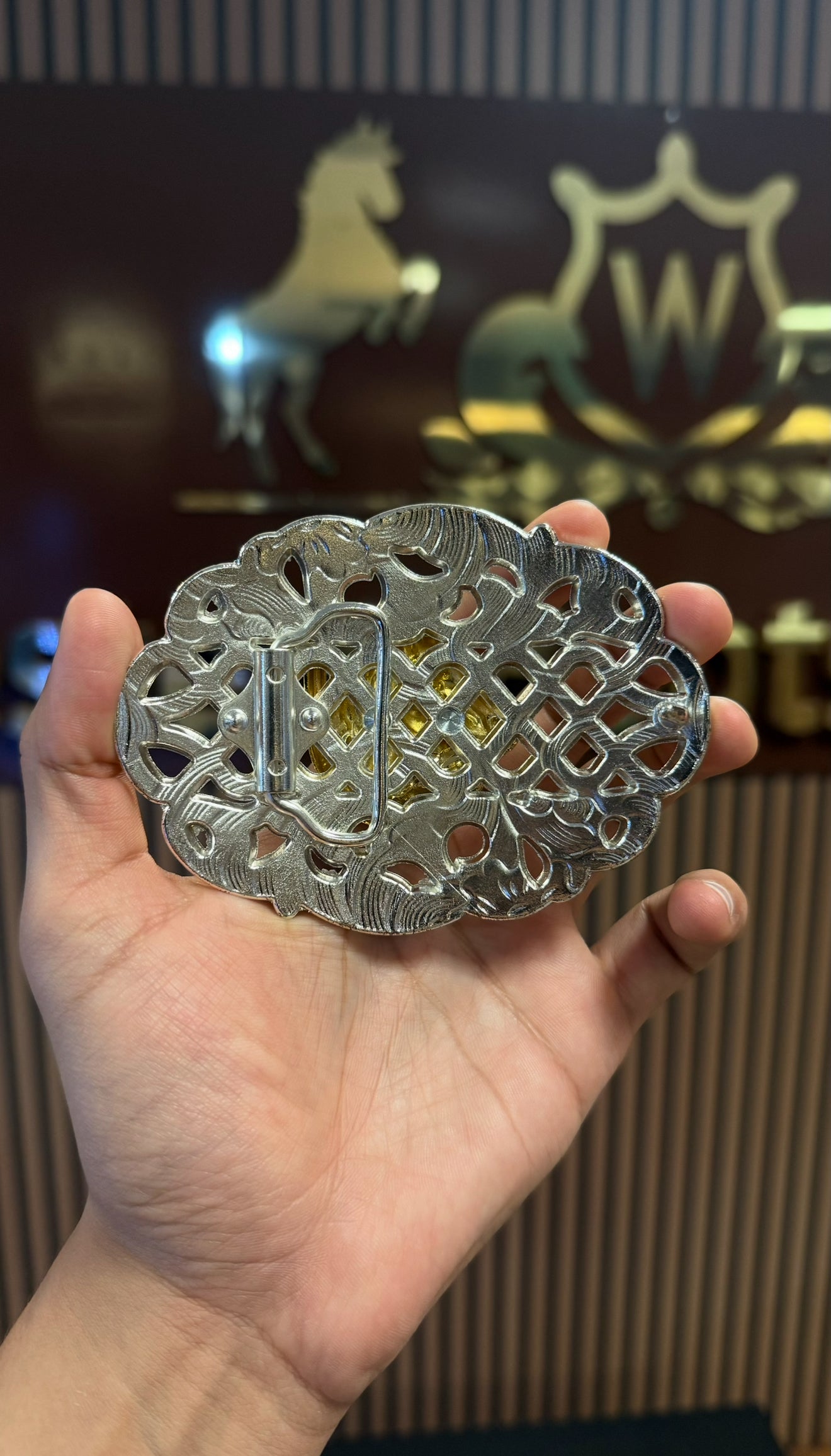 Horse Shoe Honeycomb Buckle