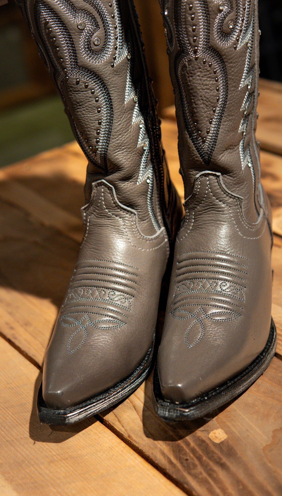 Athiri Ladies Grisly Grey Snip Toe Boots