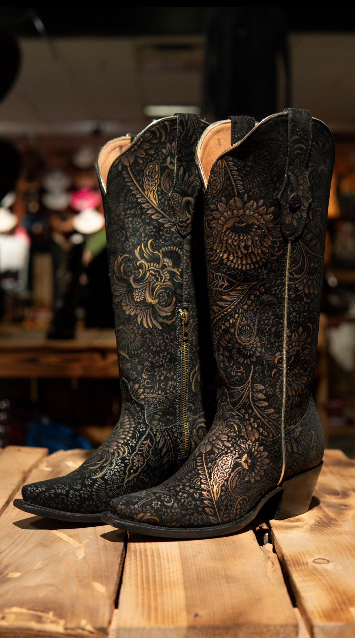 Athiri Ladies Serey Oro Snip Toe Boots