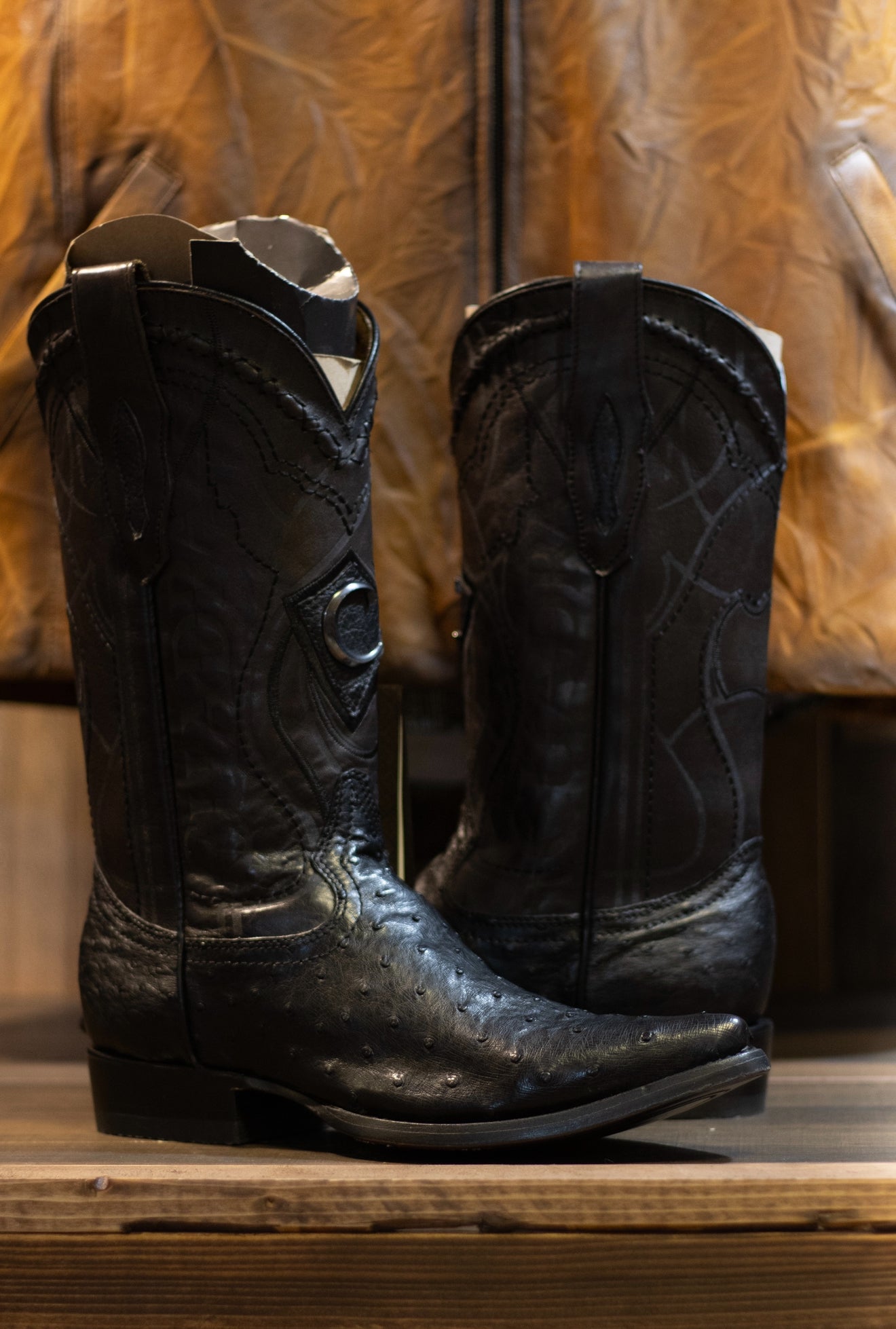 Cuadra - Avestruz Negro Snip Toe B21OA1