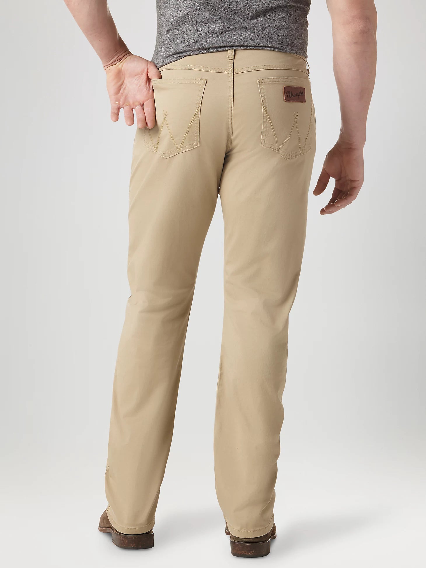 Wrangler Retro Slim Straight Jeans - Khaki