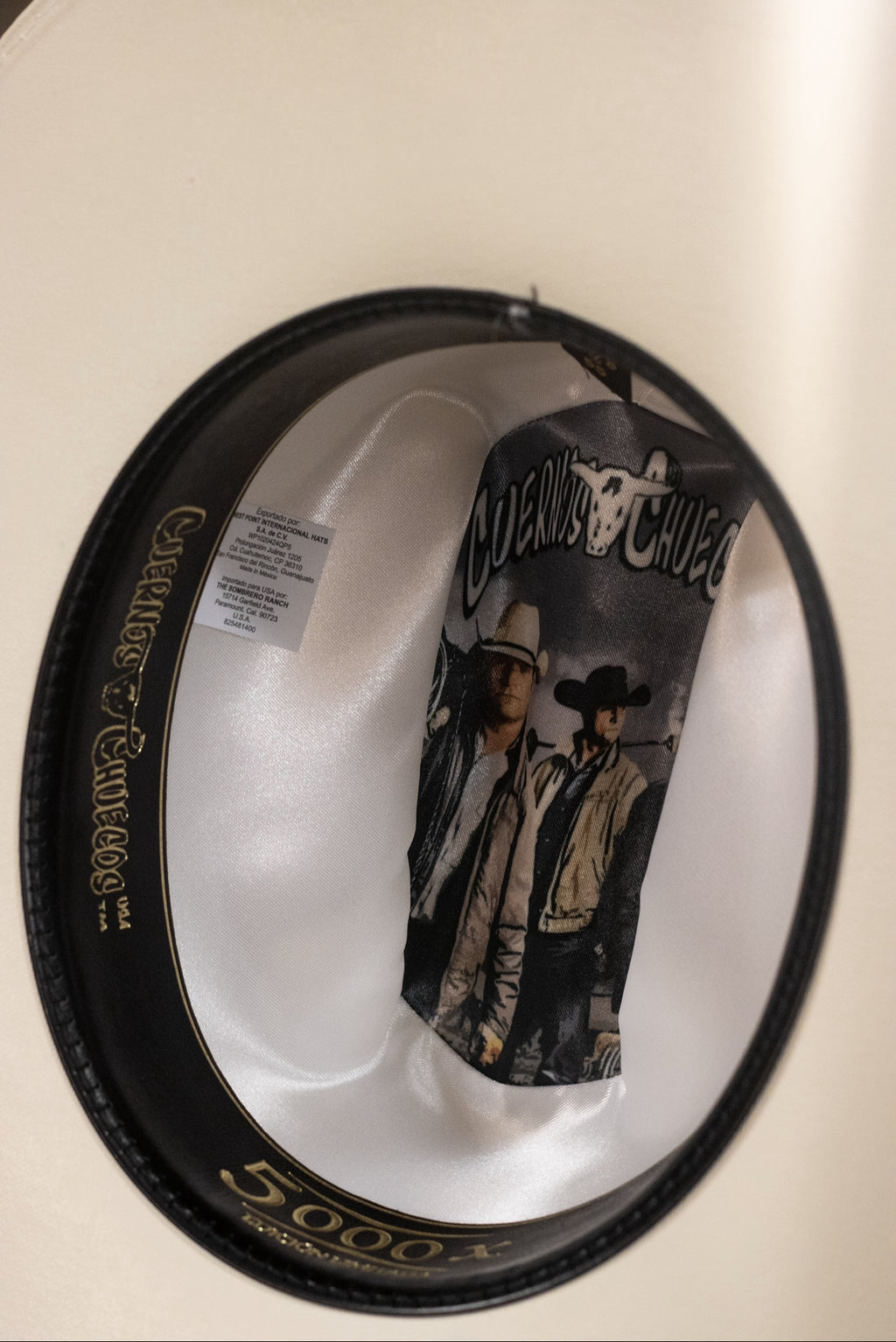 Cuernos Chuecos - 5,000x Edicion Limitada