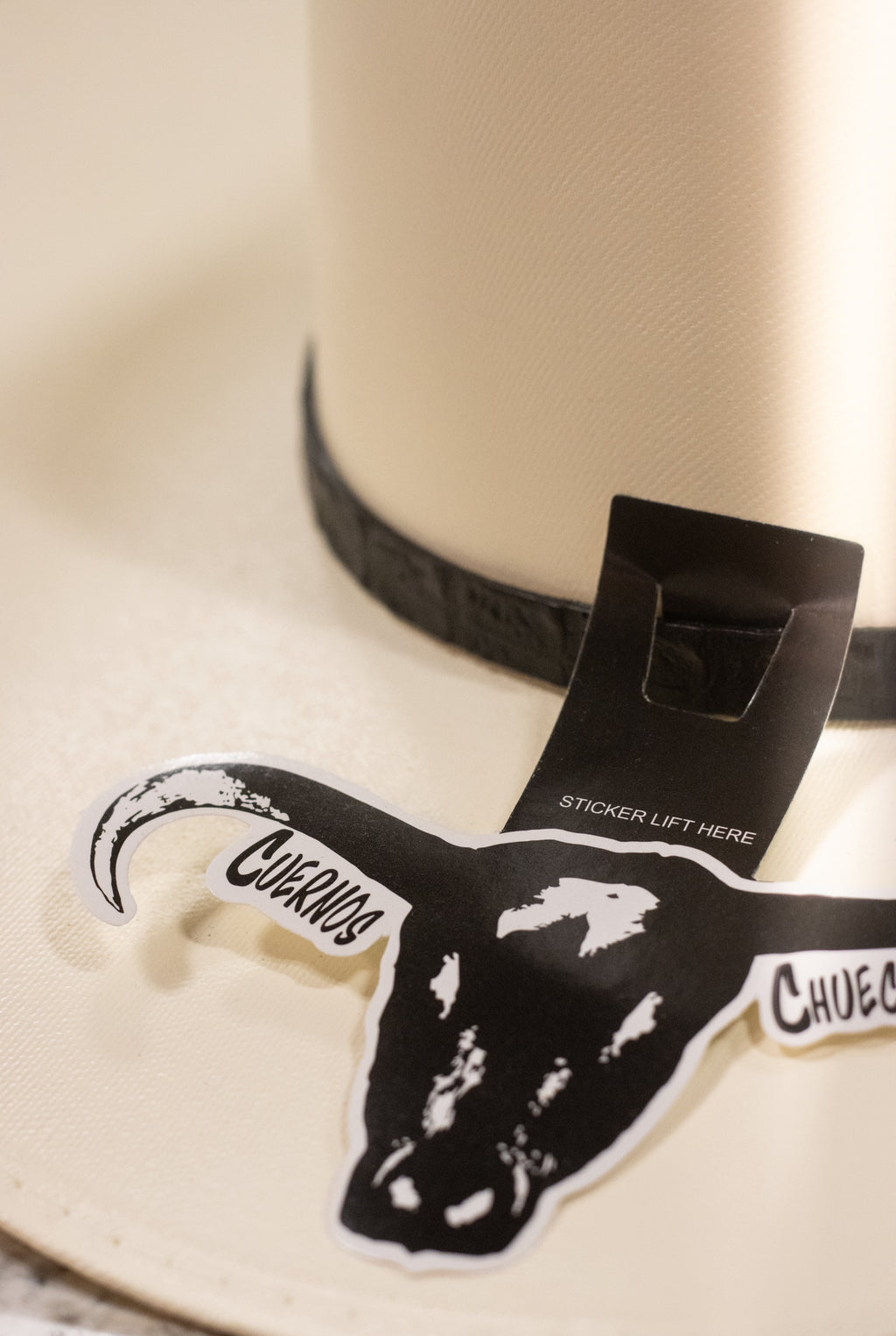 Cuernos Chuecos - 5,000x Edicion Limitada