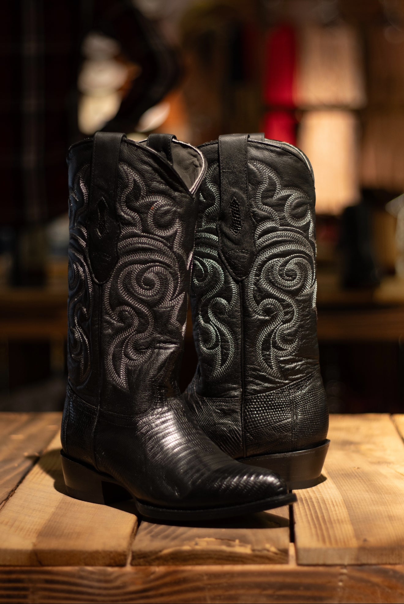 Lizard J Toe “Rustico Negro” Boots